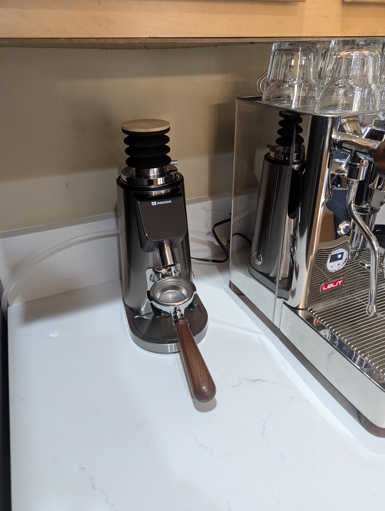 MOKKOM Professional 64mm Flat Burr Coffee Grinder with 100 Grind Settings, All-Metal Stainless Steel Body, Coffee Bean Grinder with Adjustable Electronic Timer, Anti-Static, LED Display customer photo 2