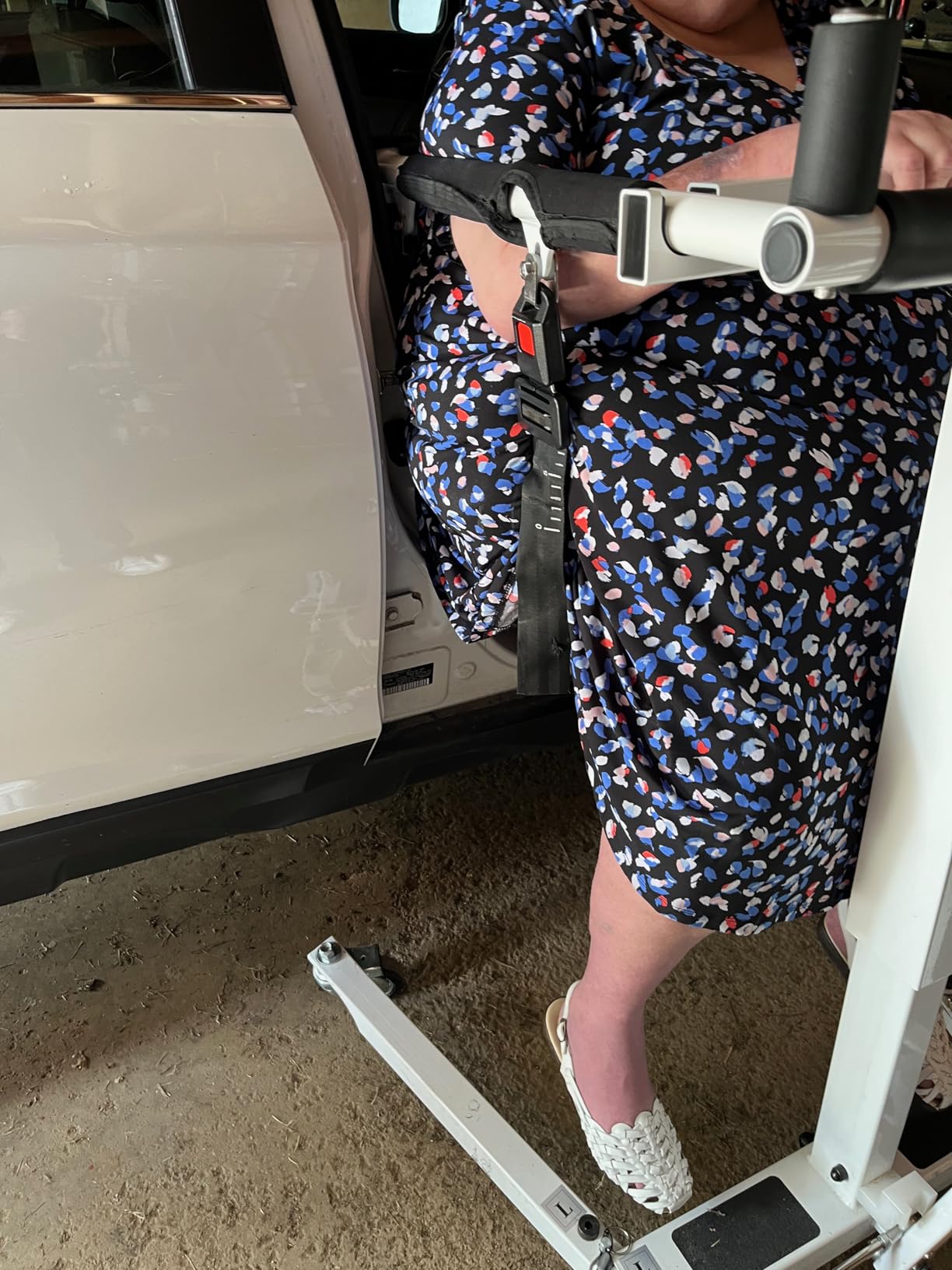 VOCIC Electric Transfer Lift for Car, Portable Folding Patient Lift Transfer Chair, Electric Assist Lift Aid for Seniors, Adults, AY06 customer photo 1