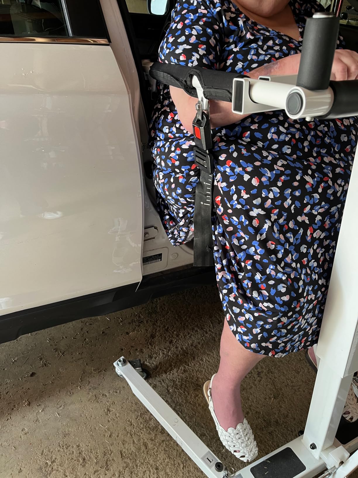 VOCIC Electric Transfer Lift for Car, Portable Folding Patient Lift Transfer Chair, Electric Assist Lift Aid for Seniors, Adults, AY06 customer photo 2