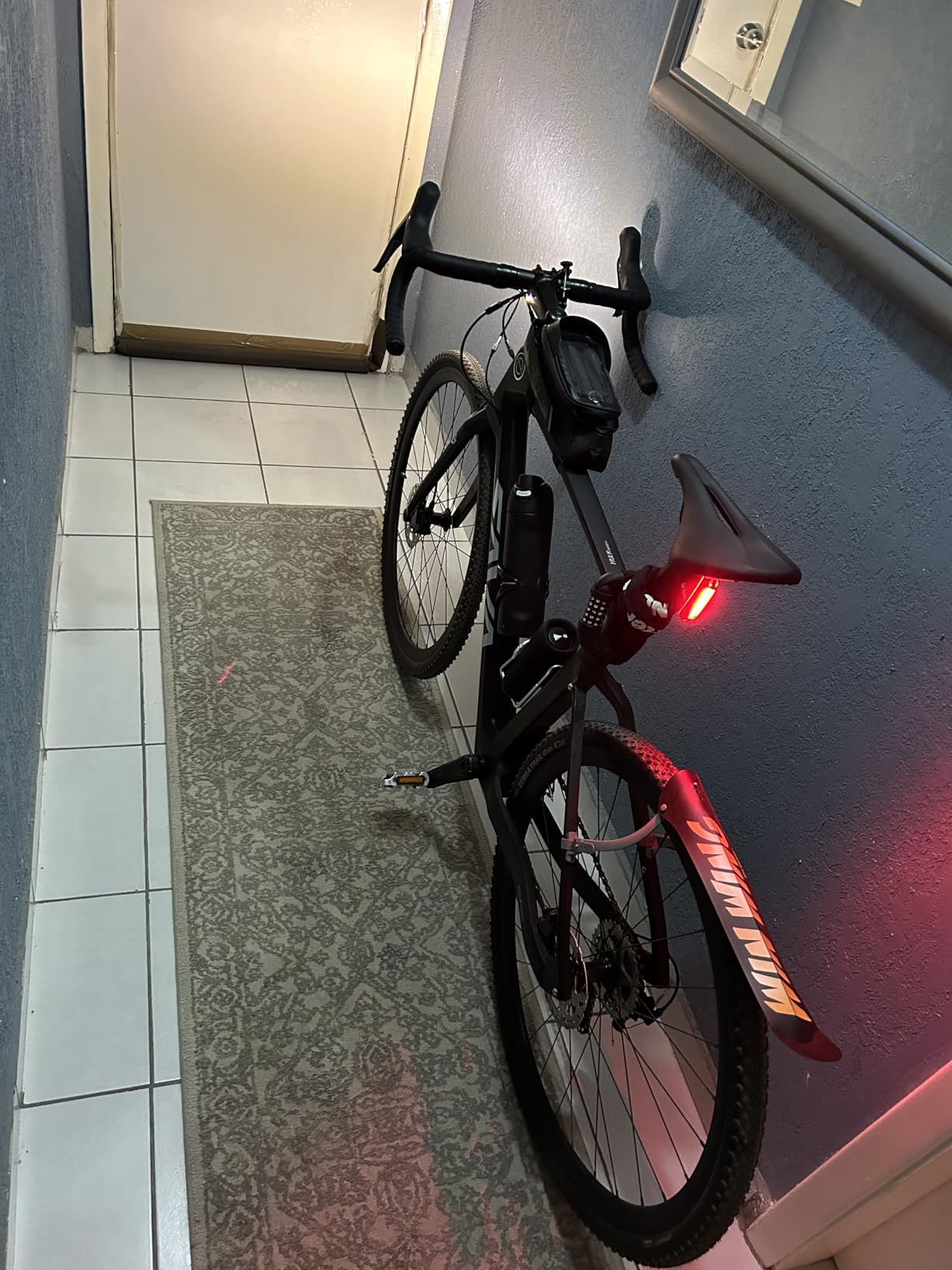 SAVADECK Carbon Gravel Bike - T800 Carbon Frame & Fork, Shimano GRX400 20-Speed Groupset, Hydraulic Disc Brakes, 700C x 40mm Tires - Lightweight Design for Road & Off-Road Adventures customer photo 2