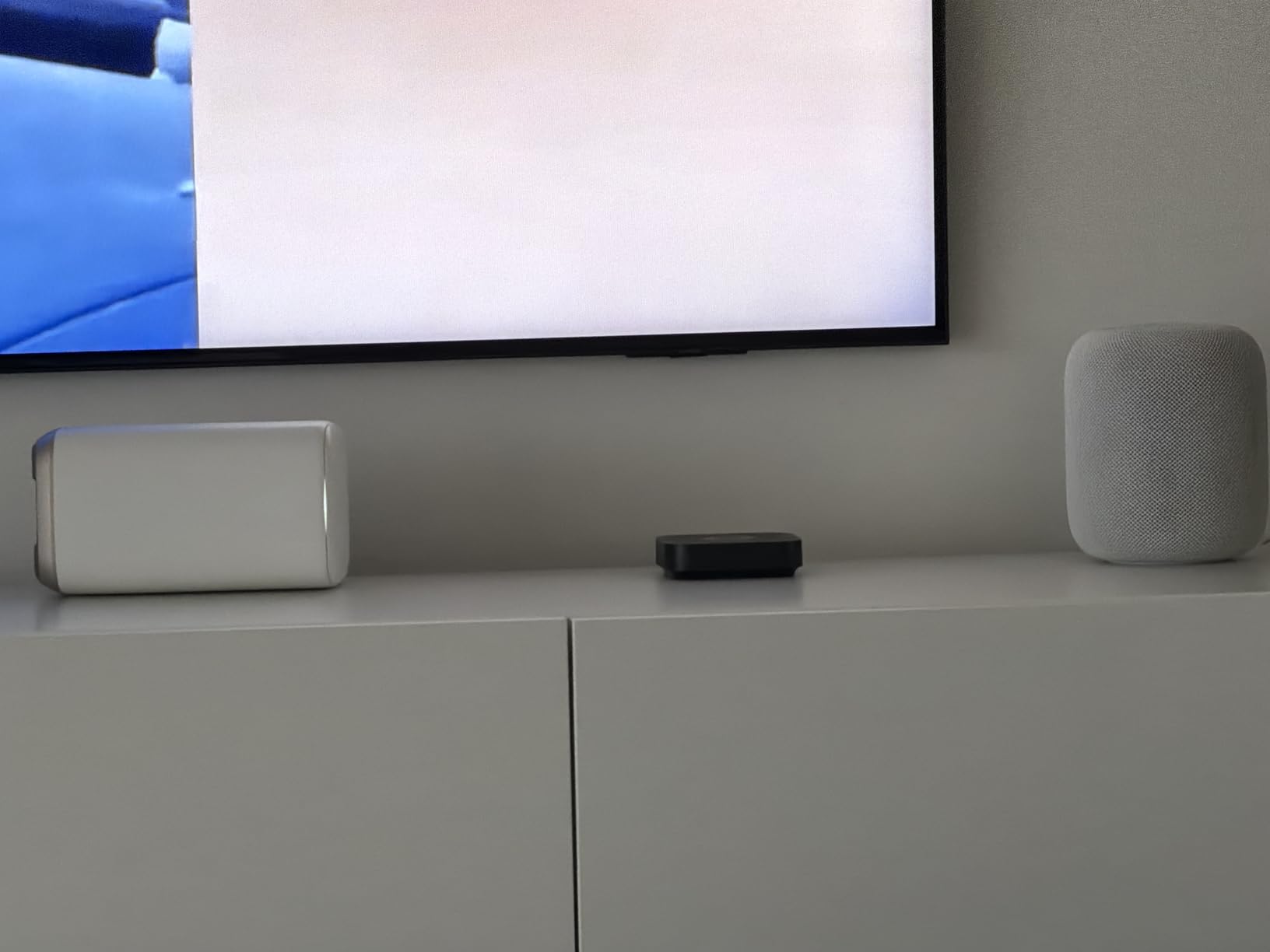 Homey Pro mini | Smart Home Hub for Home Automation - Features Zigbee, Ethernet, Matter & Thread. Compatible with Apple Siri, Amazon Alexa & Google Home. customer photo 1
