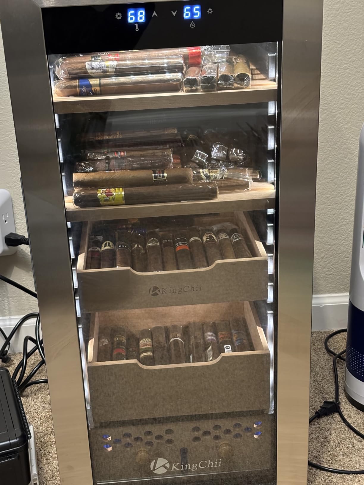KingChii Upgrade 60L Electric Cigar Humidor, Compressor Temperature (64-72°F) & Humidity (60%-84%) Control, with Spanish Cedar Wood Shelves & Drawer, Gifts for Men (550 Cigars) customer photo 1