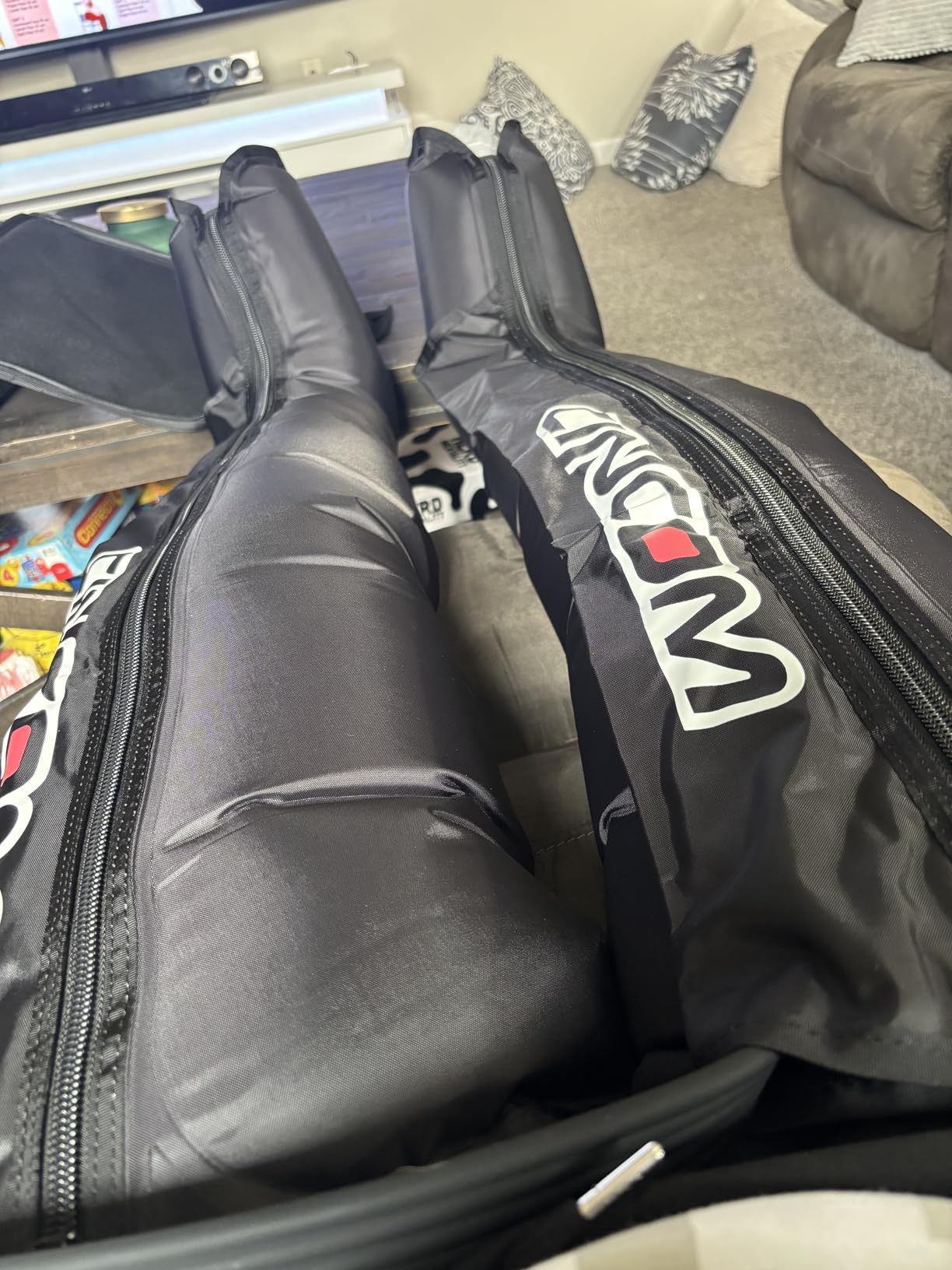 CINCOM Leg Massager Recovery System, Cordless Air Compression Boots for Circulation, Pro Sequential Compression Device for Athlete Fast Recovery customer photo 1