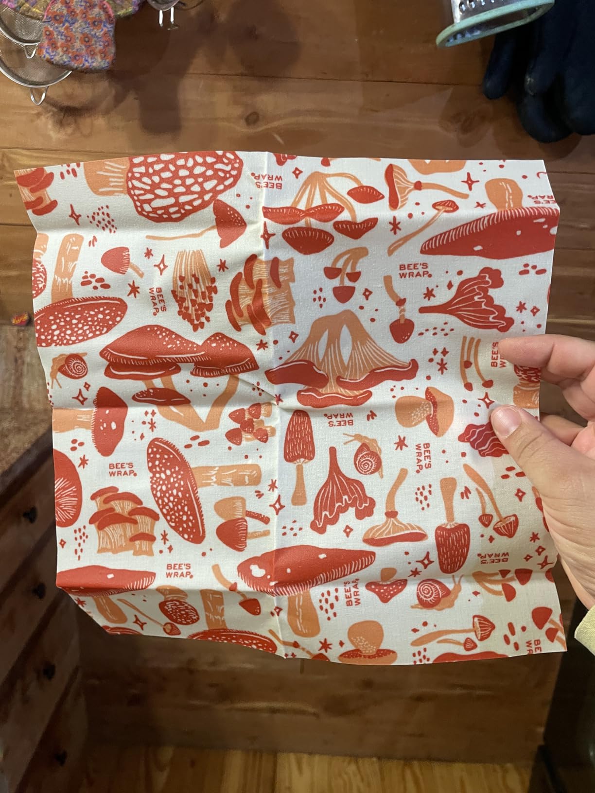 Bee's Wrap Beeswax Wraps for Food - Assorted 5 Pack of Beeswax Wraps - 2 Large & 3 Medium Wrap - Made in USA Reusable Natural Food Wrap - Honeycomb & Bees + Bears customer photo 1