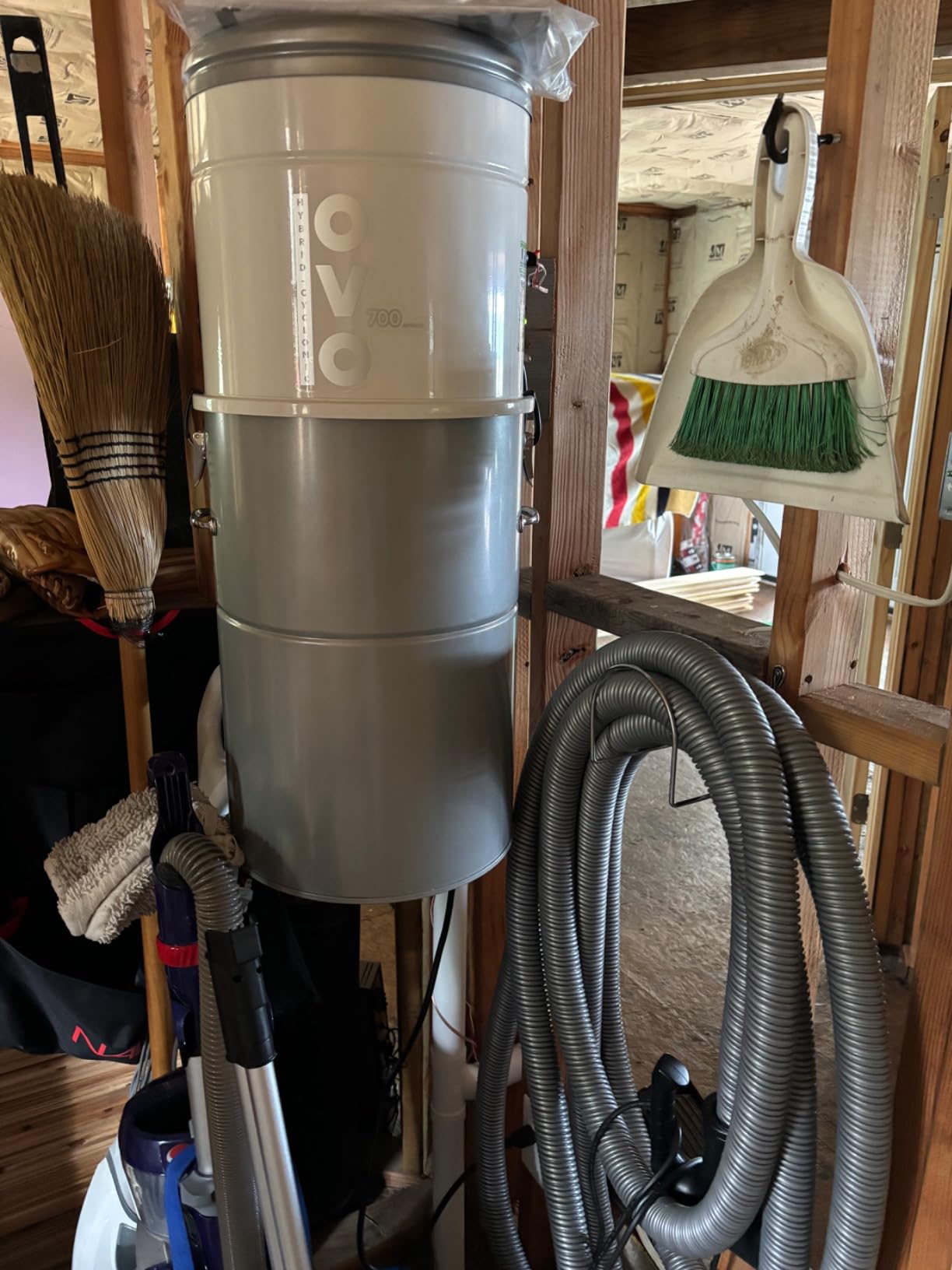 OVO Heavy Duty Powerful Central Vacuum System, Hybrid Filtration (with or Without Disposable Bags) 35L or 9.25Gal, 700 Airwatts with 35ft Carpet Deluxe Accessory Kit Included customer photo 2