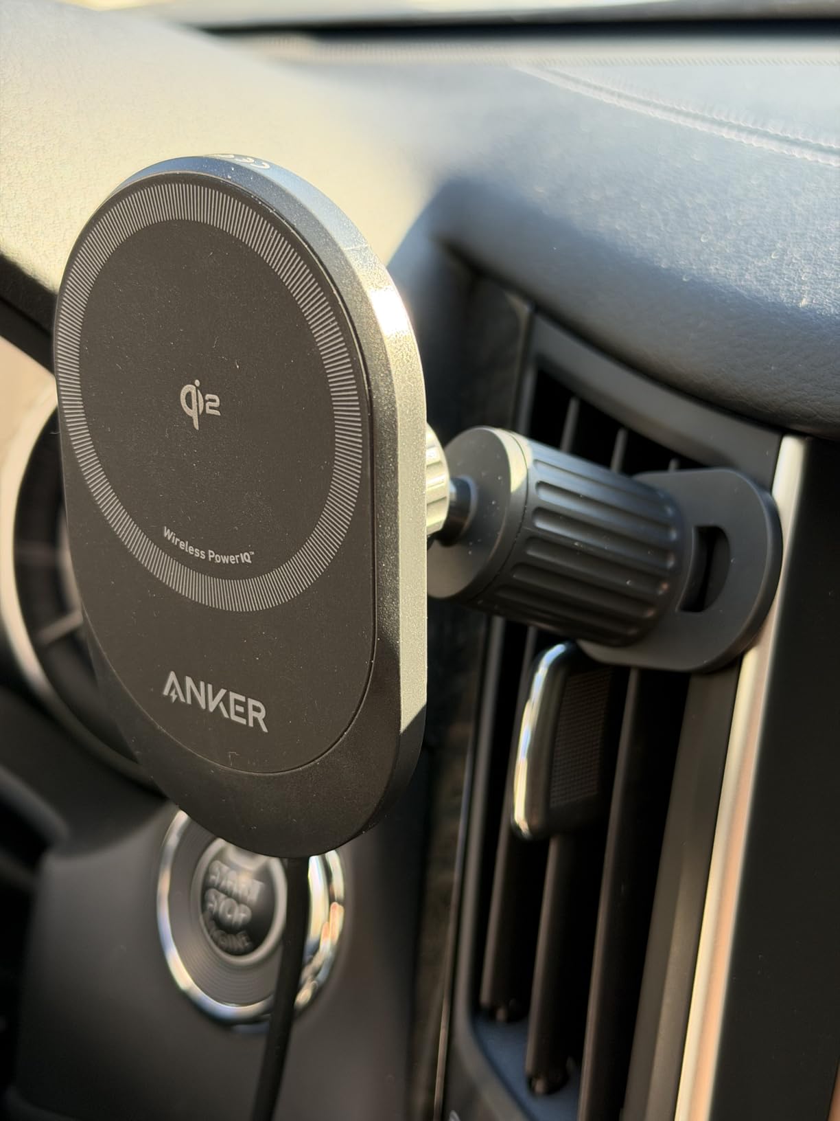 Anker Prime MagSafe Car Mount Charger, Qi2 25W Certified Wireless Car Charger with TEC Cooling, Strong Magnets, Air Vent Mount for iPhone 17-12 Series (Includes 60W Adapter) customer photo 1