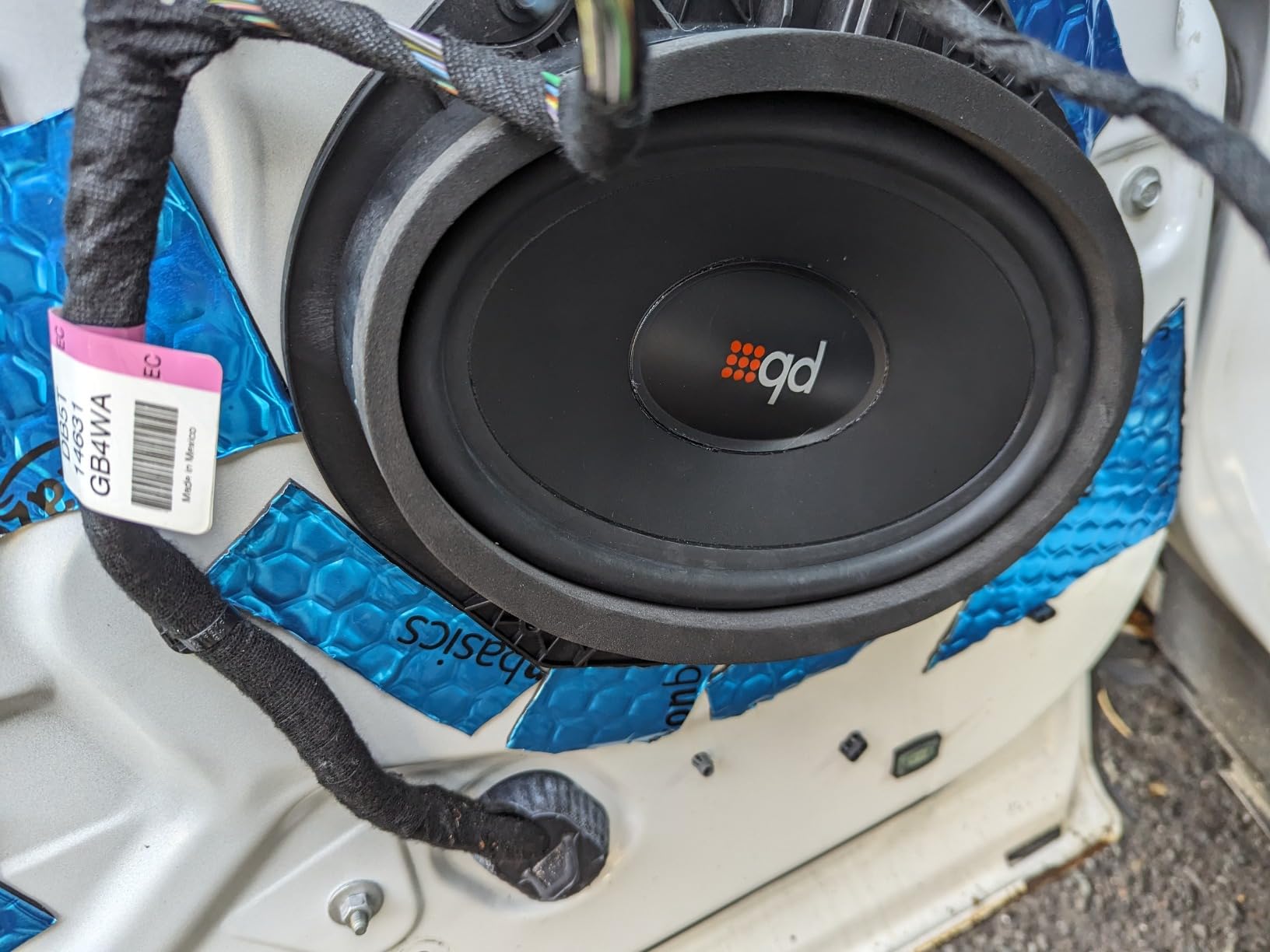 NVX UNIFRING 6 Piece Universal Self-Adhesive Foam Speaker Ring Baffle Kit - 1