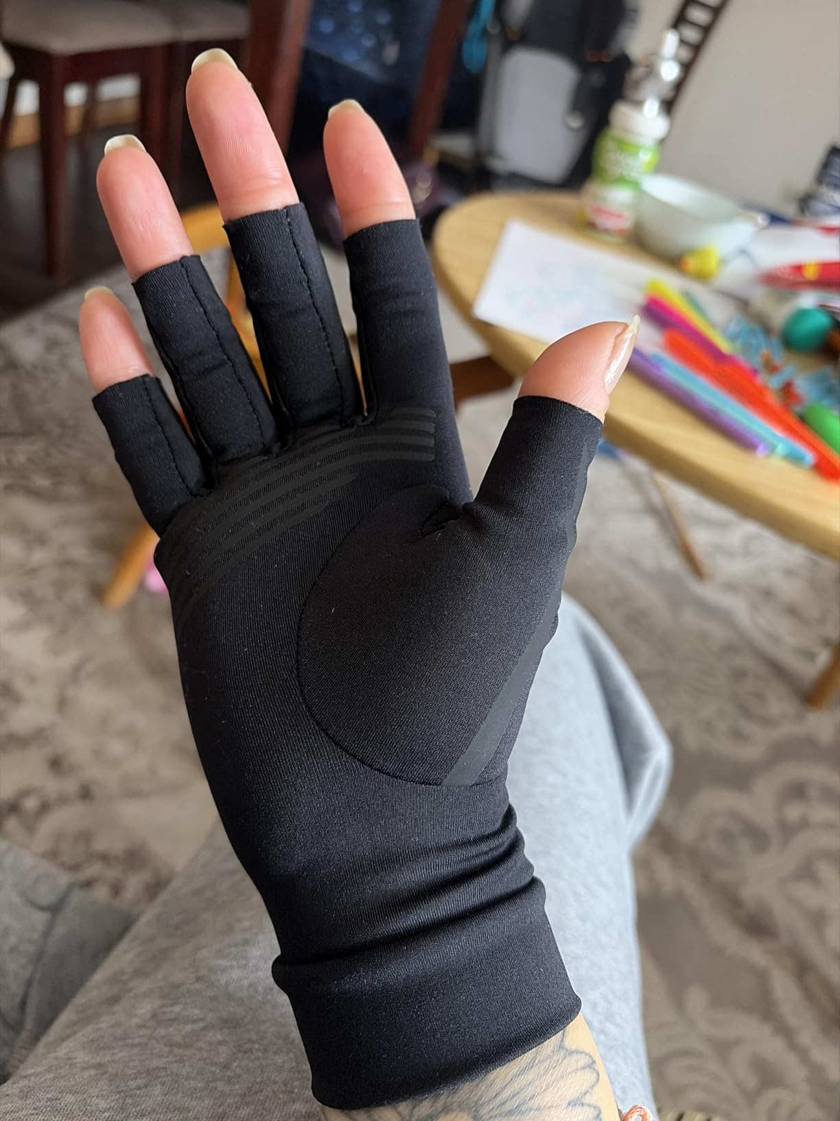 FREETOO Compression Gloves Women Men for Carpal Tunnel, Arthritis Gloves for Women for Pain, Carpal Tunnel Gloves with Grip for Sleeping, Typing, Nerve Pain, Circulation, Fits Palm 7.3-8.3 Skin M customer photo 1