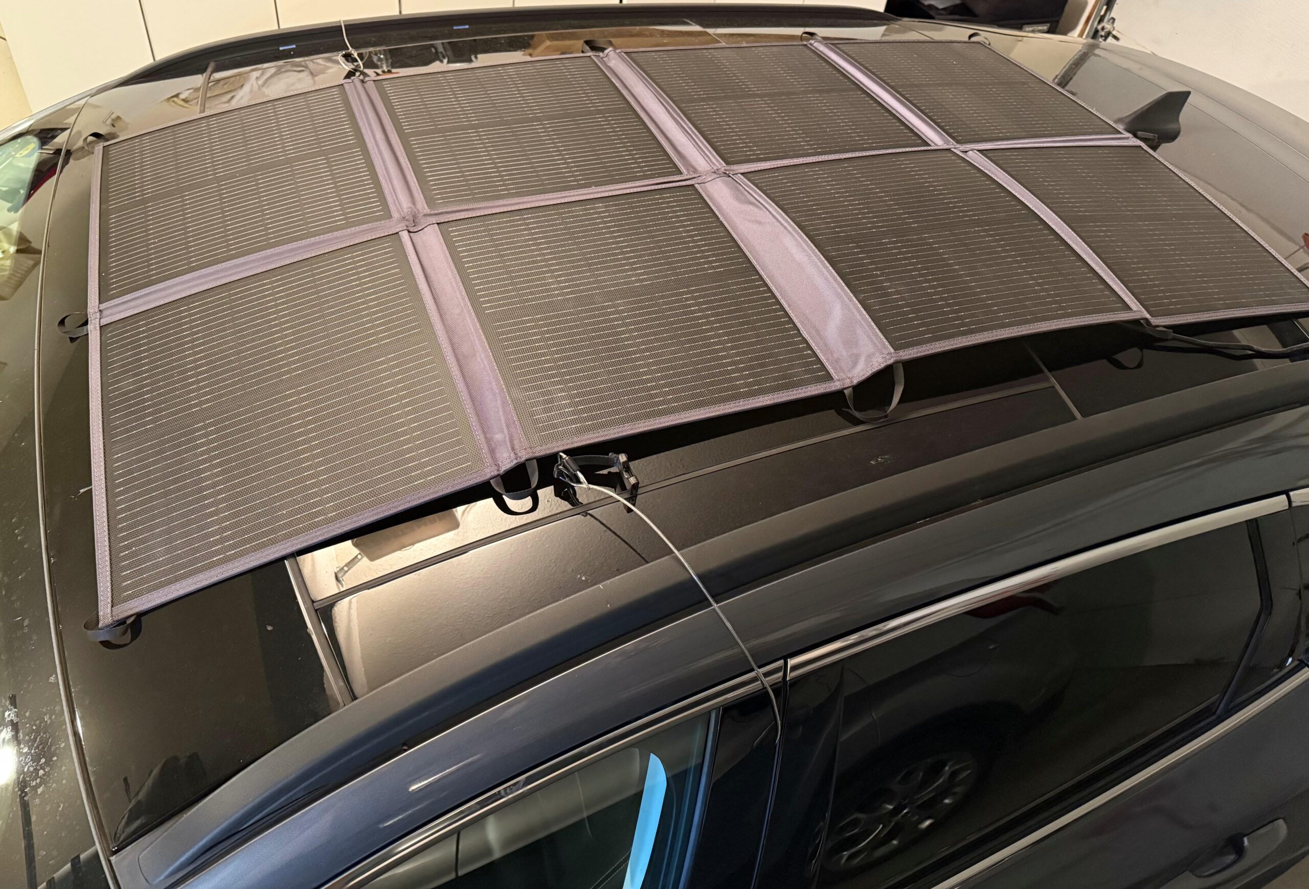 Renogy 400W Portable Solar Panel Blanket, 25% High Efficiency N-Type Foldable Solar Panel Charger for Power Station, Lightweight 16-Fold Space Save, Fast Setup for Camping, RV, Pickup, Marine Off-Grid customer photo 1