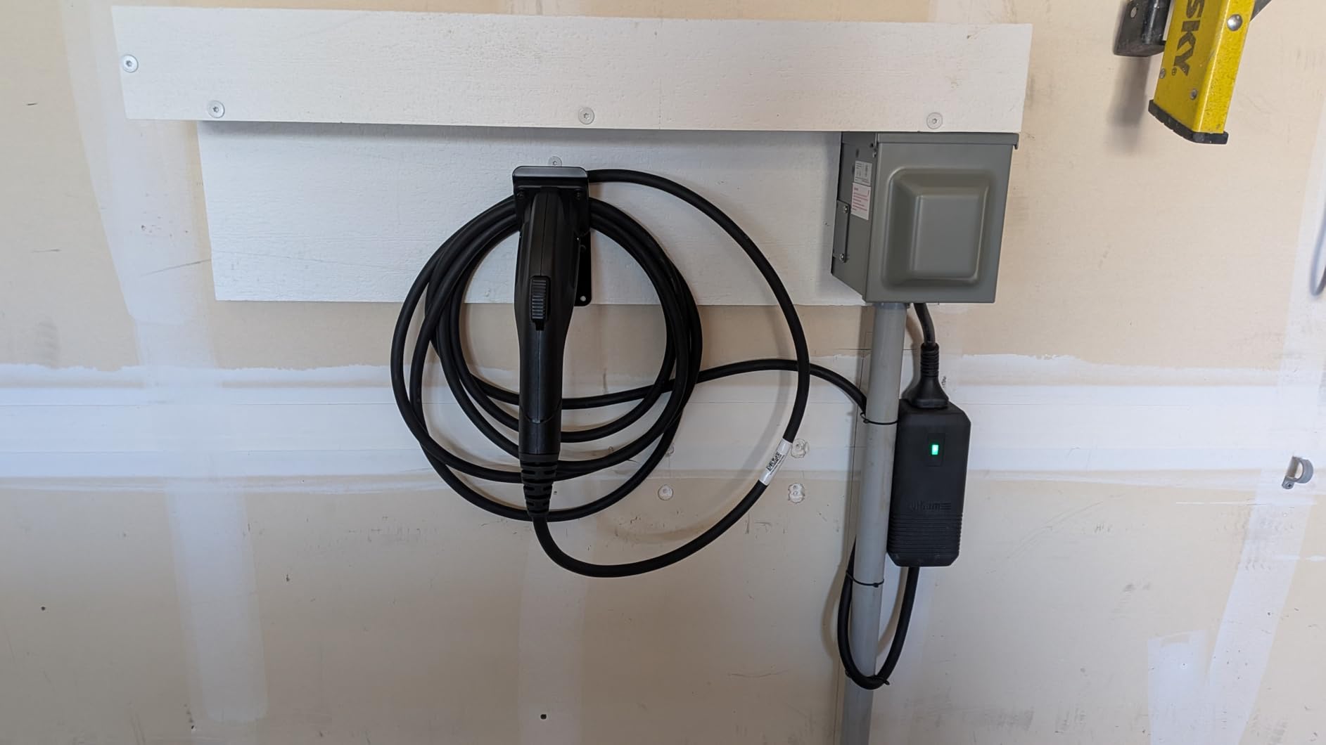 EV Charger Holder for SAE J1772 - Heavy Duty Wall Mount Bracket with Cable Organizer, Universal J1772 Plug Holder for Electric Vehicle Charging Stations, Garage, Parking Lot (Includes Screws) customer photo 2