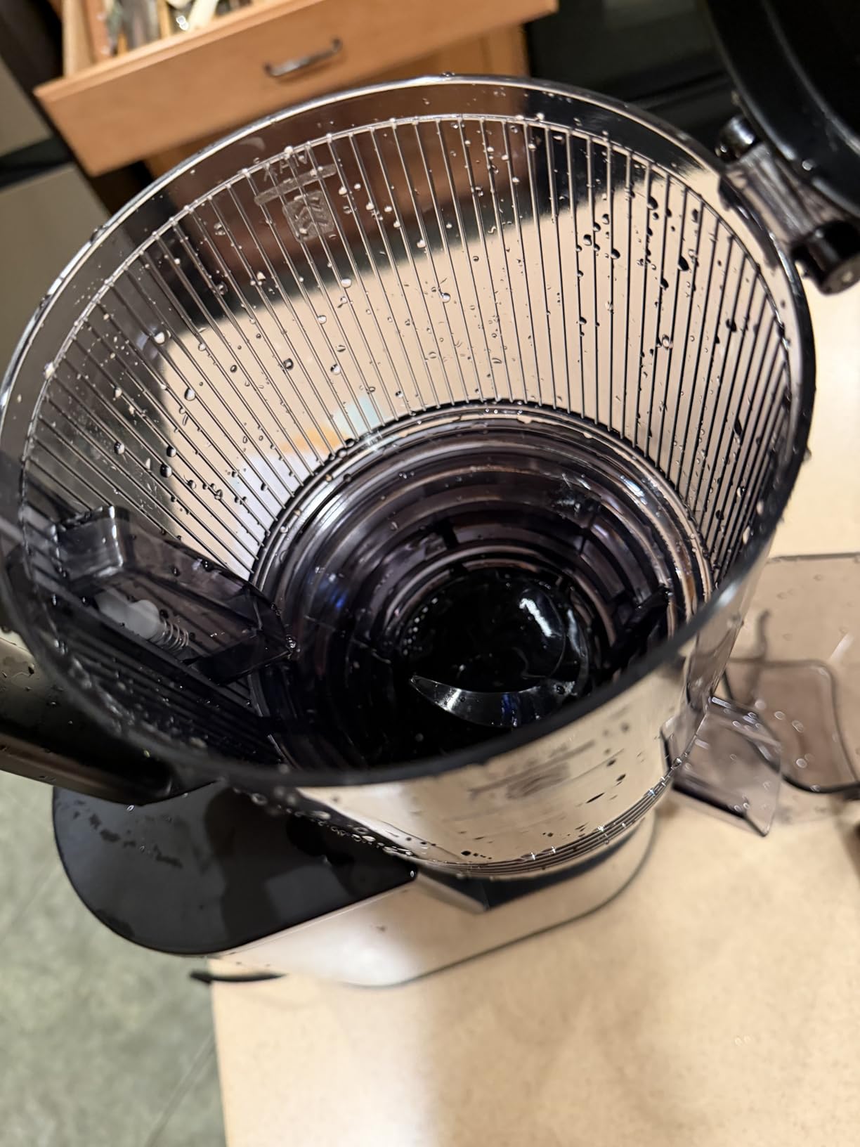 Cold Press Juicer, Upgraded AC Motor Masticating Juicer, Never Wears Stainless Steel Auger, Slow Juicing Extractor Machine with Easy Clean 5.8