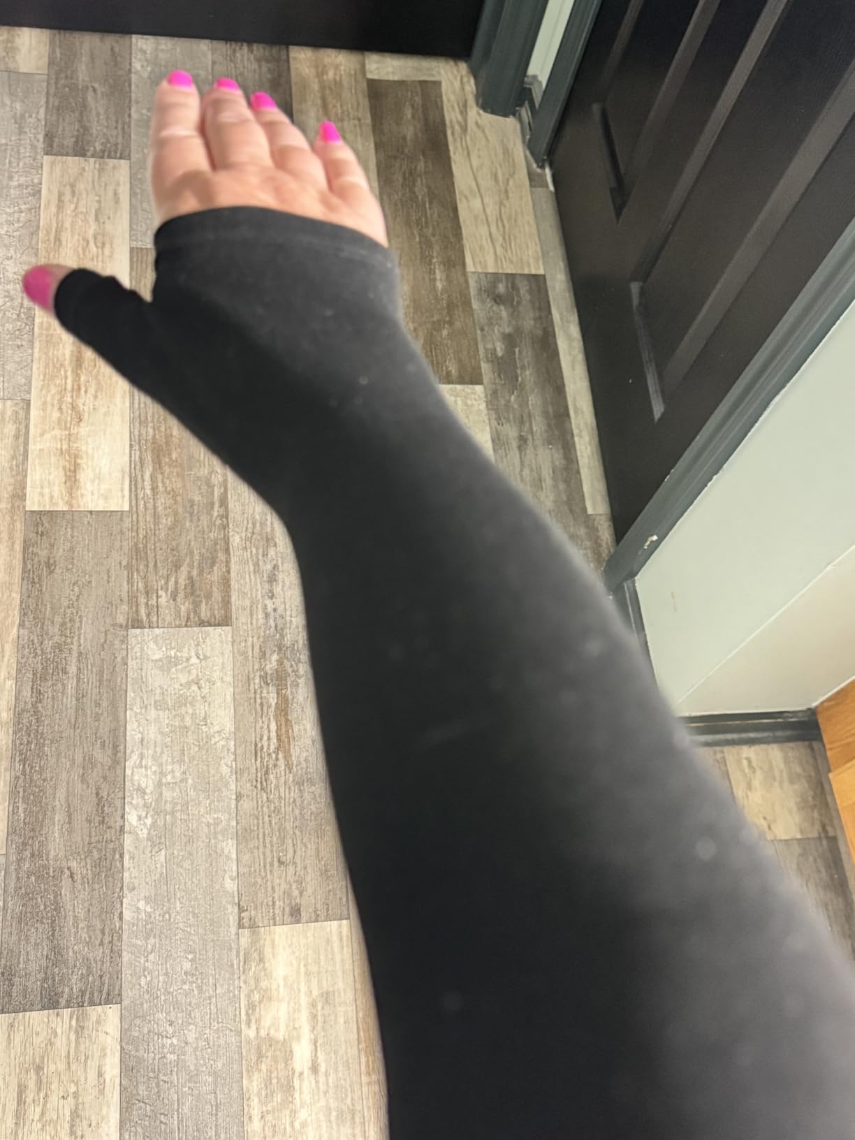 KEKING Lymphedema Medical Compression Arm Sleeve with Gauntlet, 15-20 mmHg Graduated Compression Full Arm Support for Women Men (Single), Long Pressure Arm Hand Brace for Arthritis, Bursitis, Edema customer photo 2