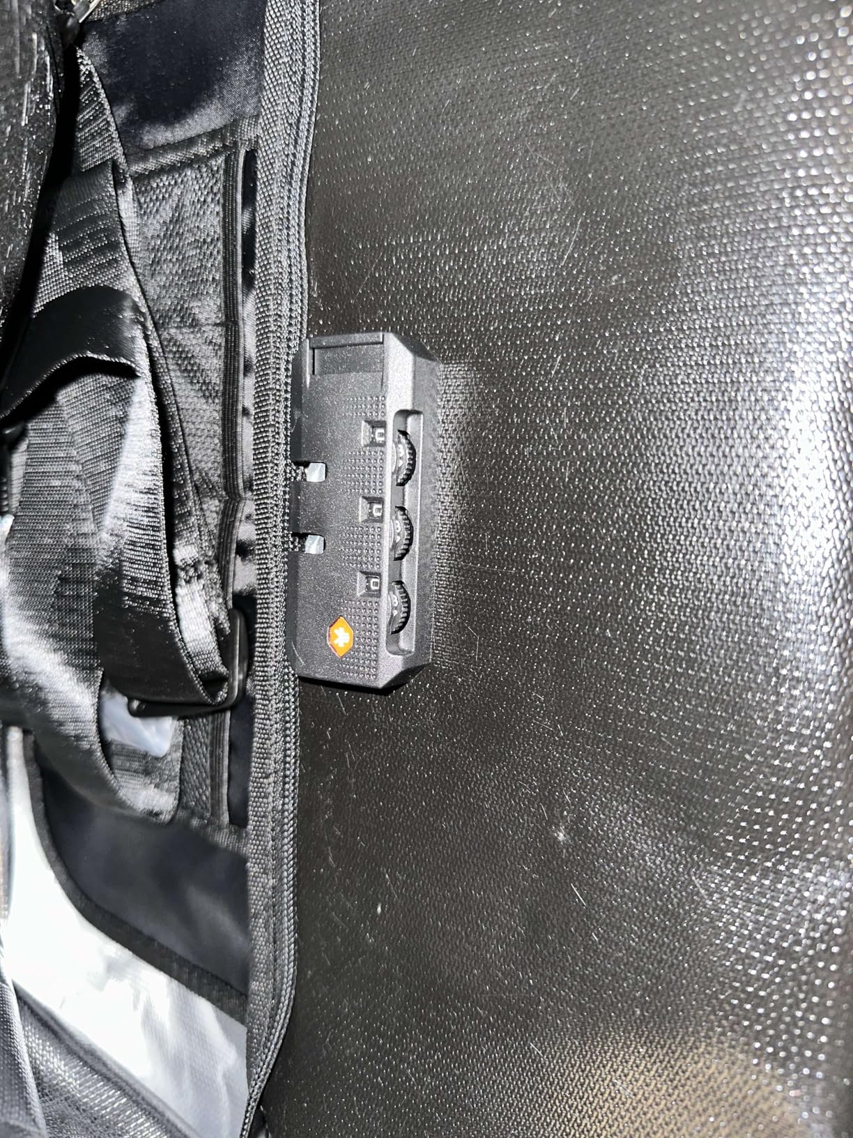 6500°F Fireproof Document Bag with Lock, Fireproof Box with 10 Layers Insulation Materials and Waterproof Zipper, Removable Wallet, Reflective Strip for Cash, Documents, Jewelry (14.2x 9.6x 4.1 inches) customer photo 1