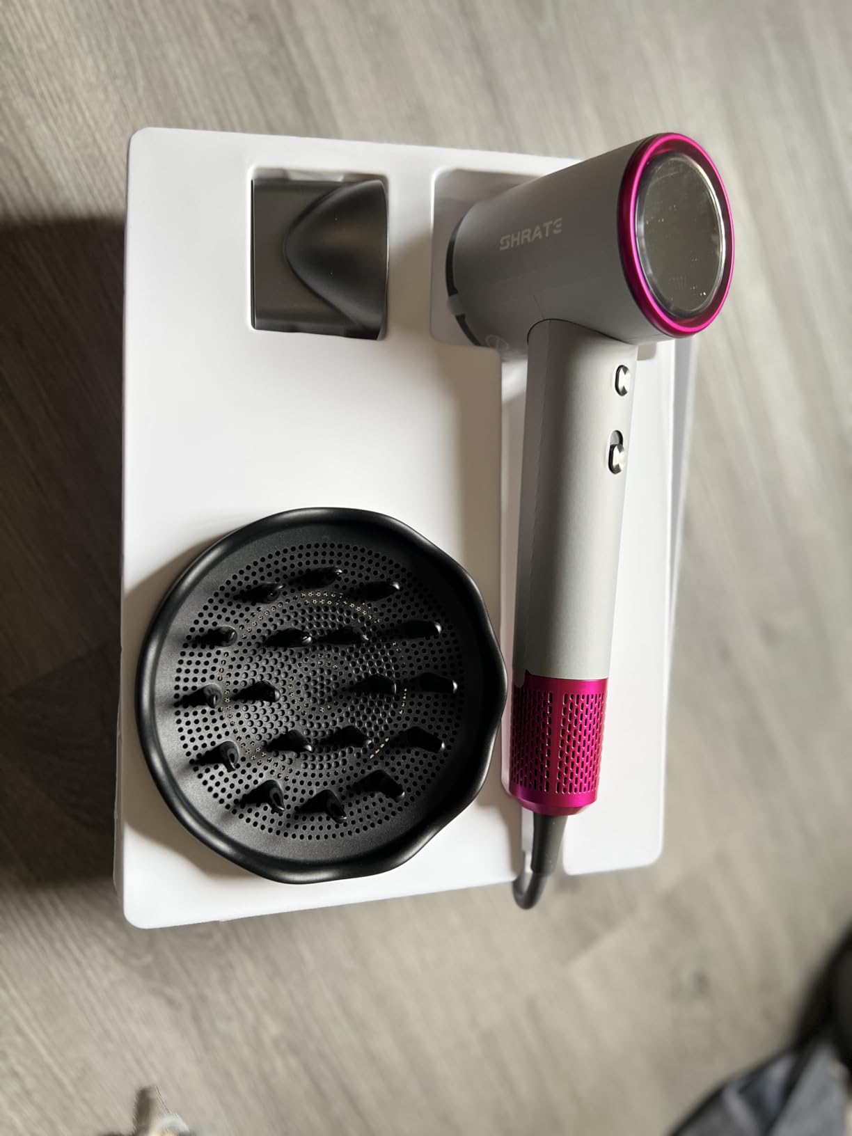 SHRATE Professional High Speed Ionic Hair Dryer | Ultra-Fast Drying | 500 Million Negative Ions | Low Noise | 160000 RPM | Compact Blow Dryer with Magnetic Diffuser for Faster Drying All Hair Types customer photo 2