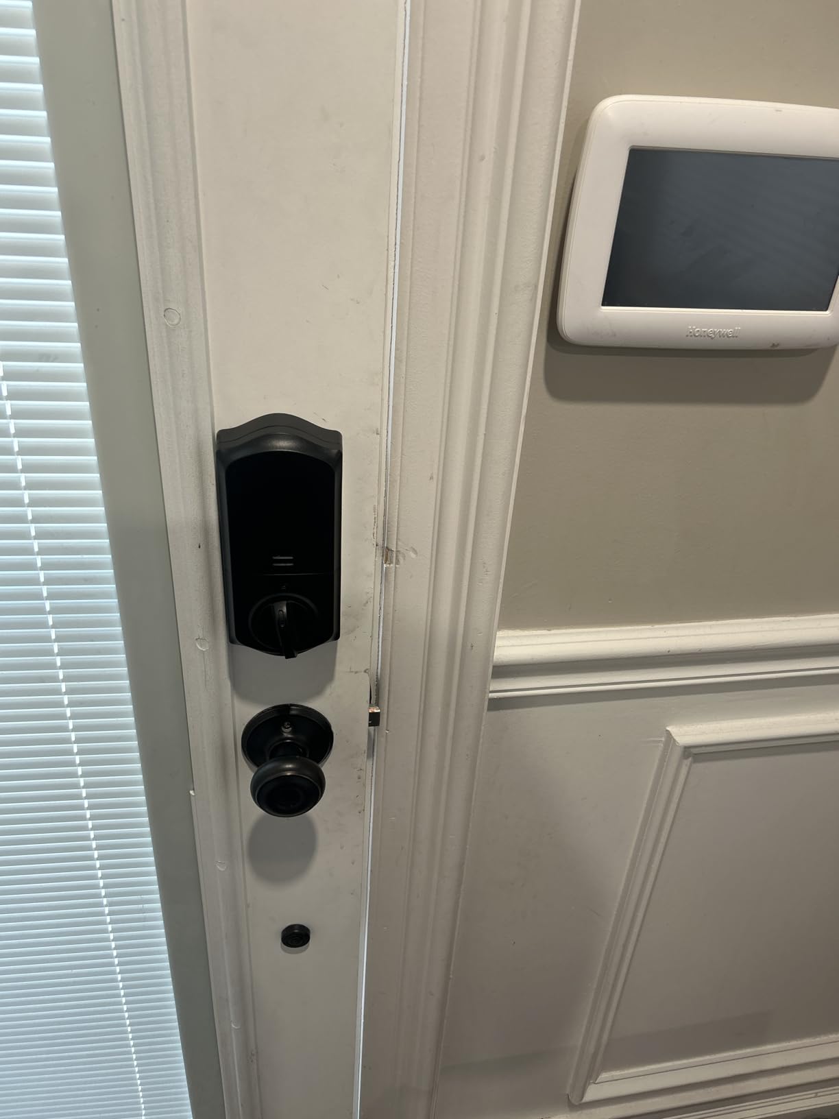 Veise VE027 Built-in Wi-Fi Smart Lock, Fingerprint Keyless Entry Front Door Lock, App Remote & Voice Control, No Hub Needed, Touchscreen Keypad Deadbolt, IP65 Waterproof, BHMA Grade 3, Matte Black customer photo 1