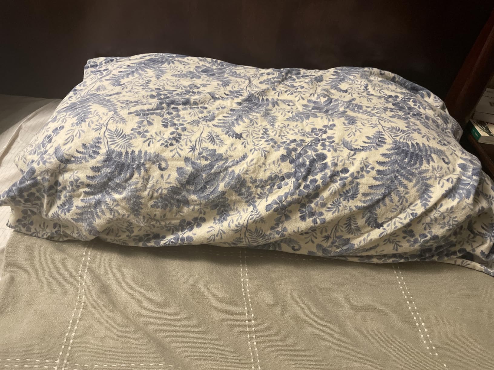 Side Sleeper Pillow - Soft Ergonomic Cervical-Neck-Pillow for Neck Pain Relief, Ice Silk Zipperless Pillowcase, Eco Friendly and Durable Material (White) customer photo 1