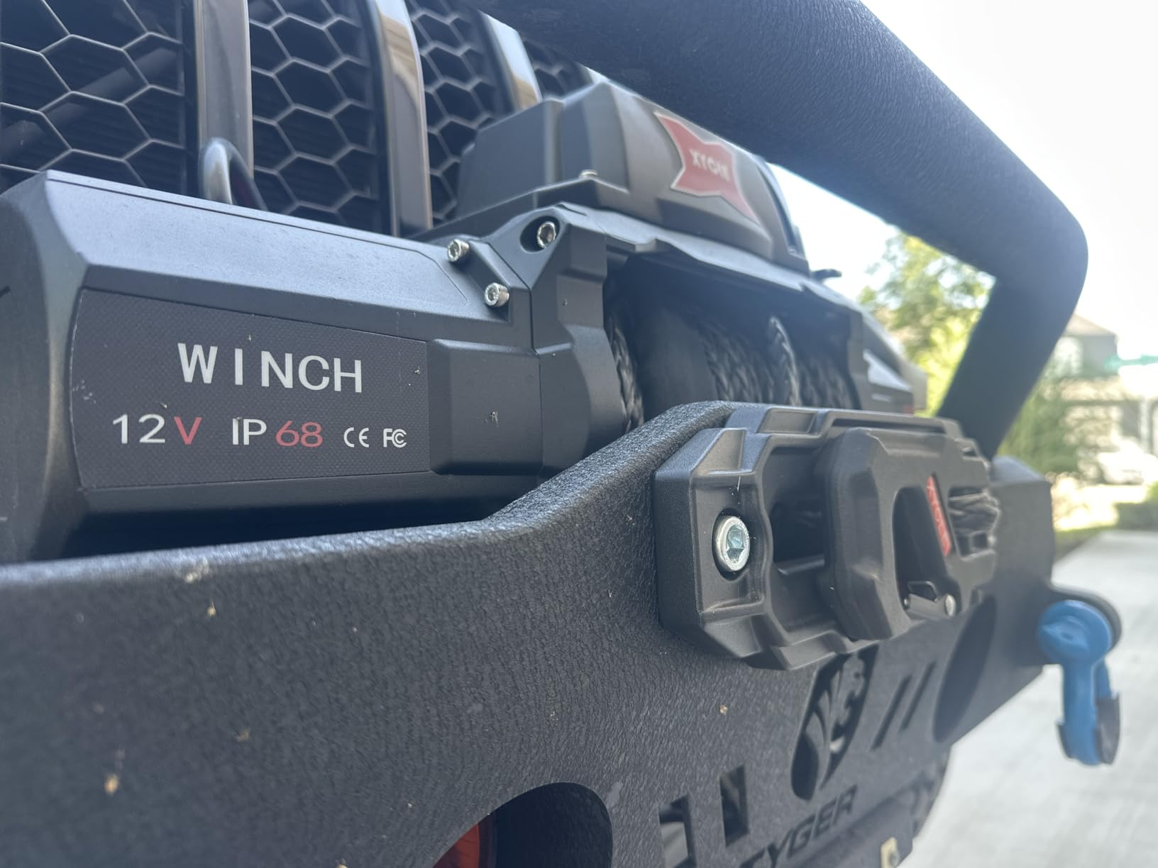 XYCLE13500LB Winch 12V Electric Winch with Synthetic Rope & Wireless Remote IP67 Waterproof Off-Road Recovery Winch for Truck Jeep ATV UTV, Heavy Duty Winch Kit with Hawse Fairlead(Red synthetic rope) customer photo 2