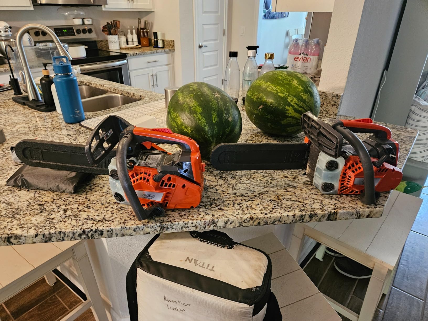 NEO-TEC 20 Inch 62CC Gas Powered Chainsaw 2-Cycle Petrol 3.5HP Handheld Reliable Motosierra De Gasolina for Tree Pruning Wood Cutting Firewood Preparation & Yard Maintenance customer photo 2