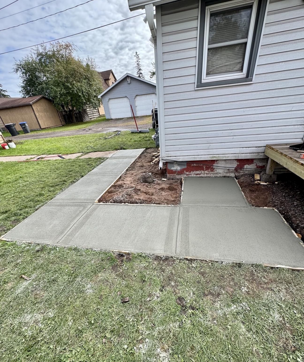 10PCS Concrete Trowel Set, Masonry Hand Tool Set Includes Large Flat Finishing and Pool Trowel, Wood Float, Concrete Edger and Groover, Margin Gauging, Wire Twister, Gloves & Carry Bag customer photo 1