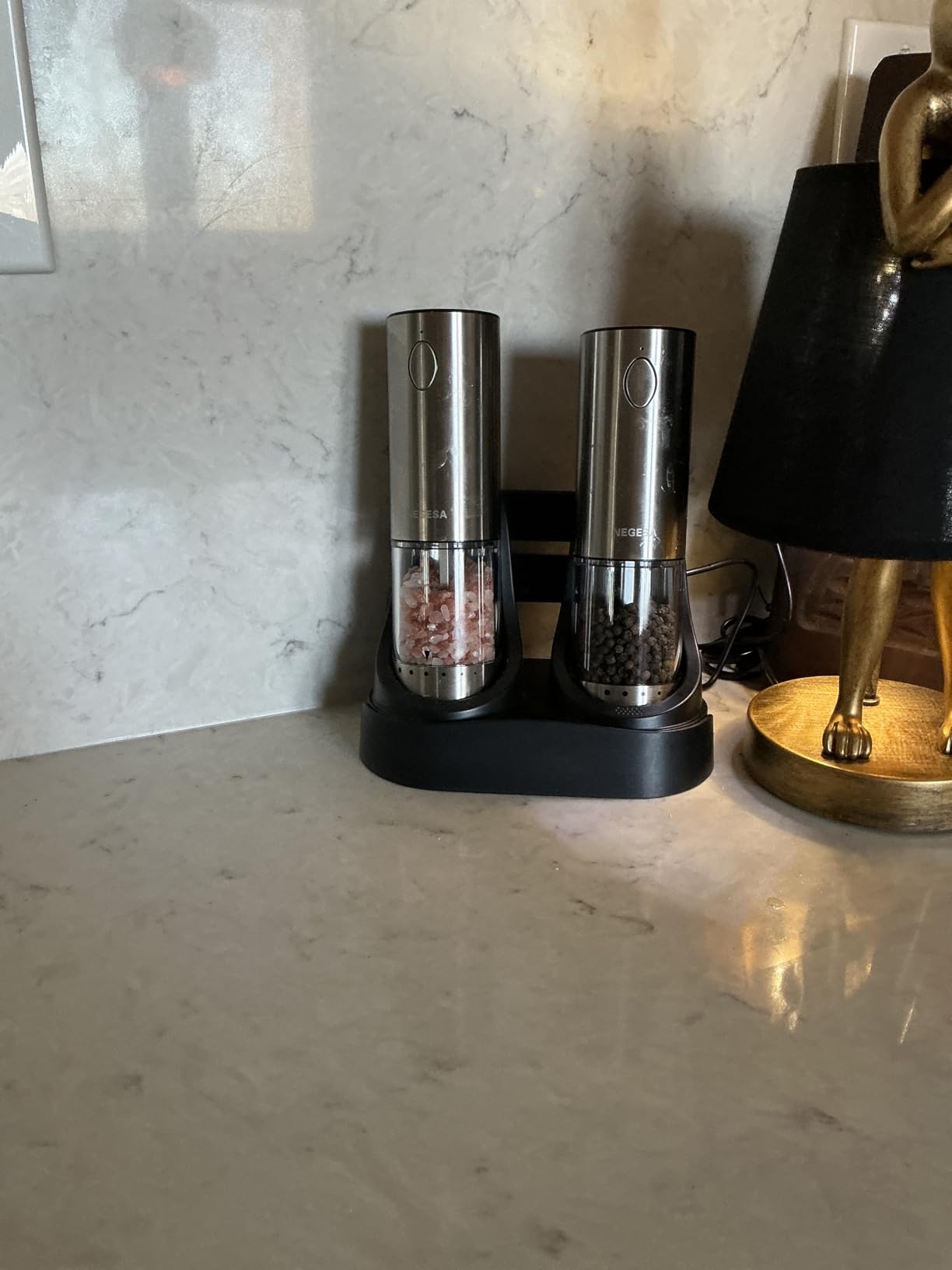 Electric Salt and Pepper Grinder Set with Rechargeable Base - Automatic Refillable Electric Salt and Pepper Shakers with Large Capacity, LED Light & Adjustable Coarseness, Black customer photo 2