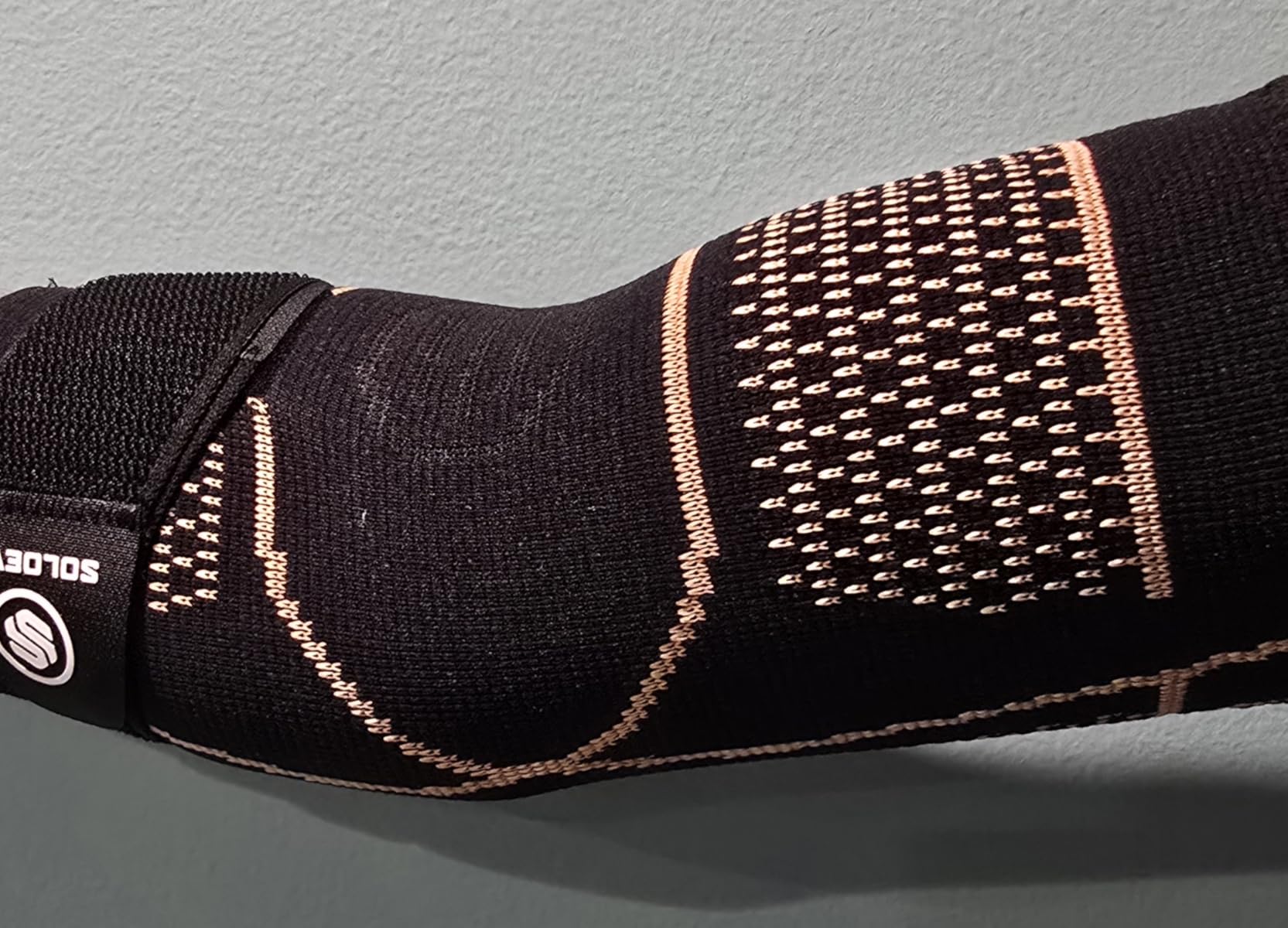 Copper-Infused Elbow Brace for Tendonitis and Tennis Elbow [Medical-Grade ＆ Stronger Support] Elbow Compression Sleeve with Adjustable Strap for Arthritis, Golfers, Bursitis, Elbow Pain Relief, Weightlifting, Fit for Men & Women customer photo 1