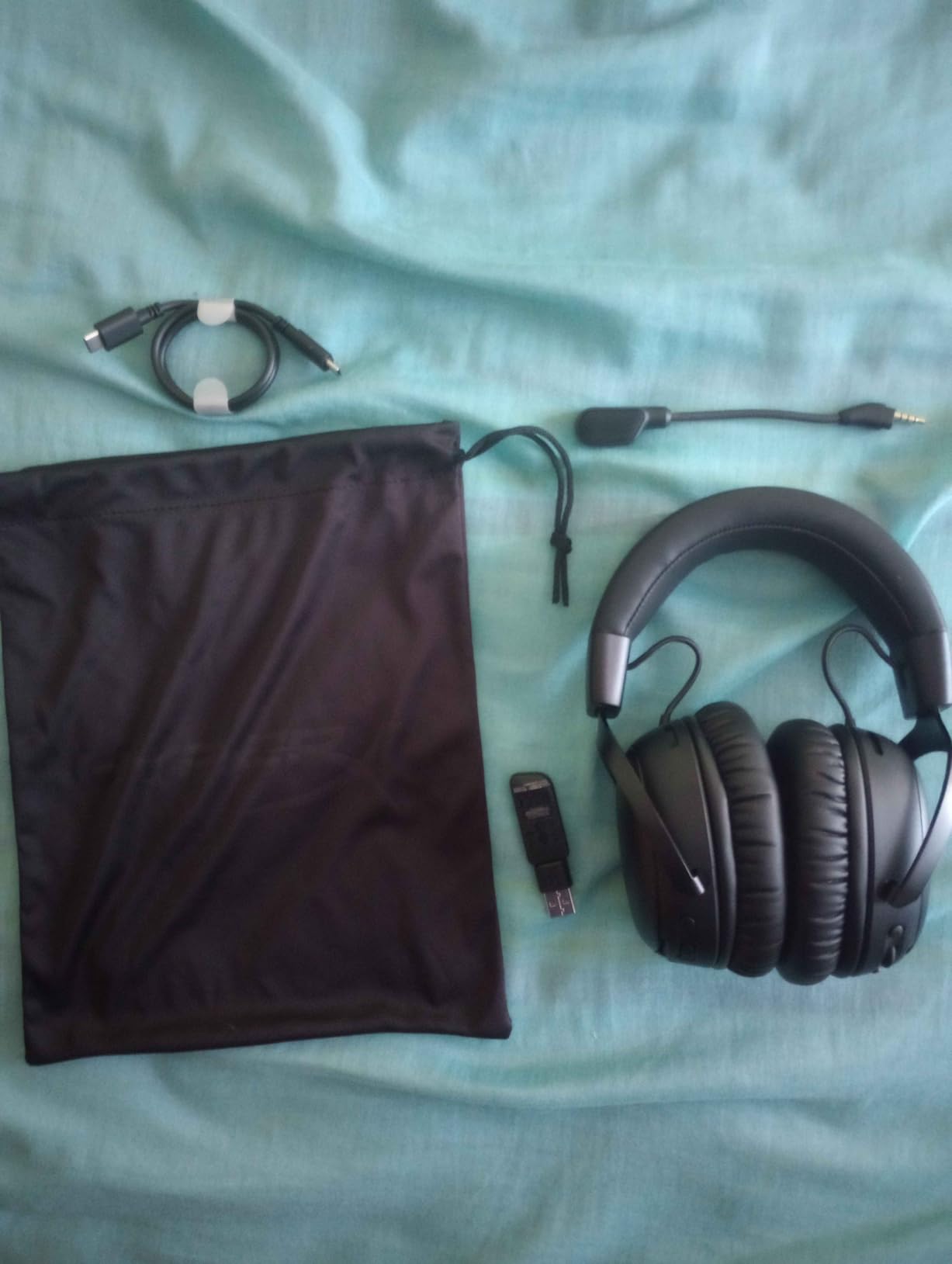 HyperX Cloud III S - Wireless Gaming Headset, 2.4GHz, Bluetooth, Battery Life up to 120 Hours 2.4GHz / 200 Hours Bluetooth, 53mm Angled Drivers, 10mm Detachable Mic, Customizable - Black/Red customer photo 2