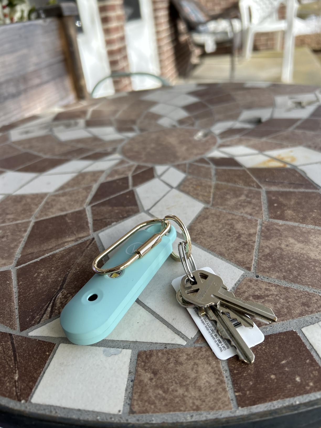 Vantamo Personal Alarm for Self Defense with Low Battery Notice, Strobe Light & Extra Loud 130 dB Double Speakers Safety Keychain Set for Women, Rechargeable Panic Button customer photo 1