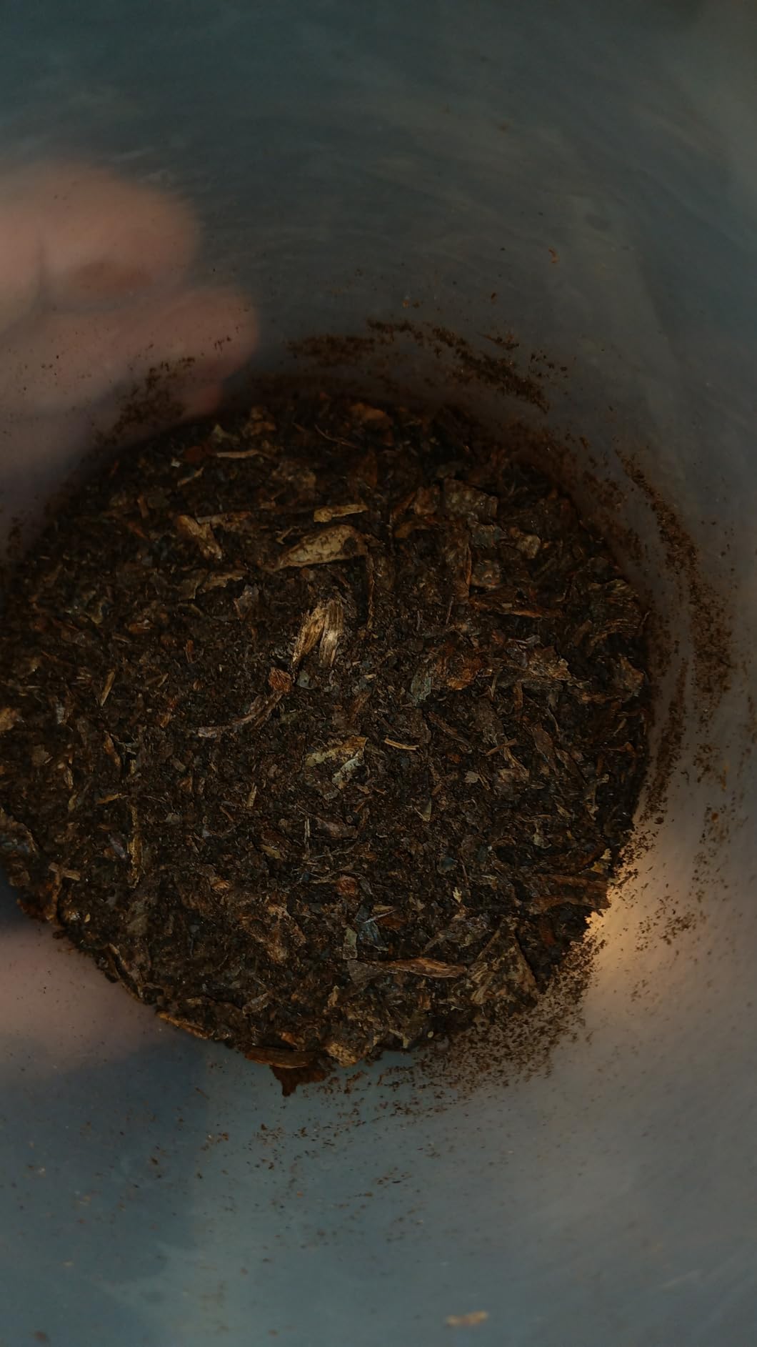 NutriChef Electric Kitchen Composter | 3 Quart Food Recycler | Food Waste Compost Bin for Countertop | 1 Button to Compost, Easy to Clean Composter Bucket | Low Noise, Odorless & Auto Clean | Grey customer photo 2