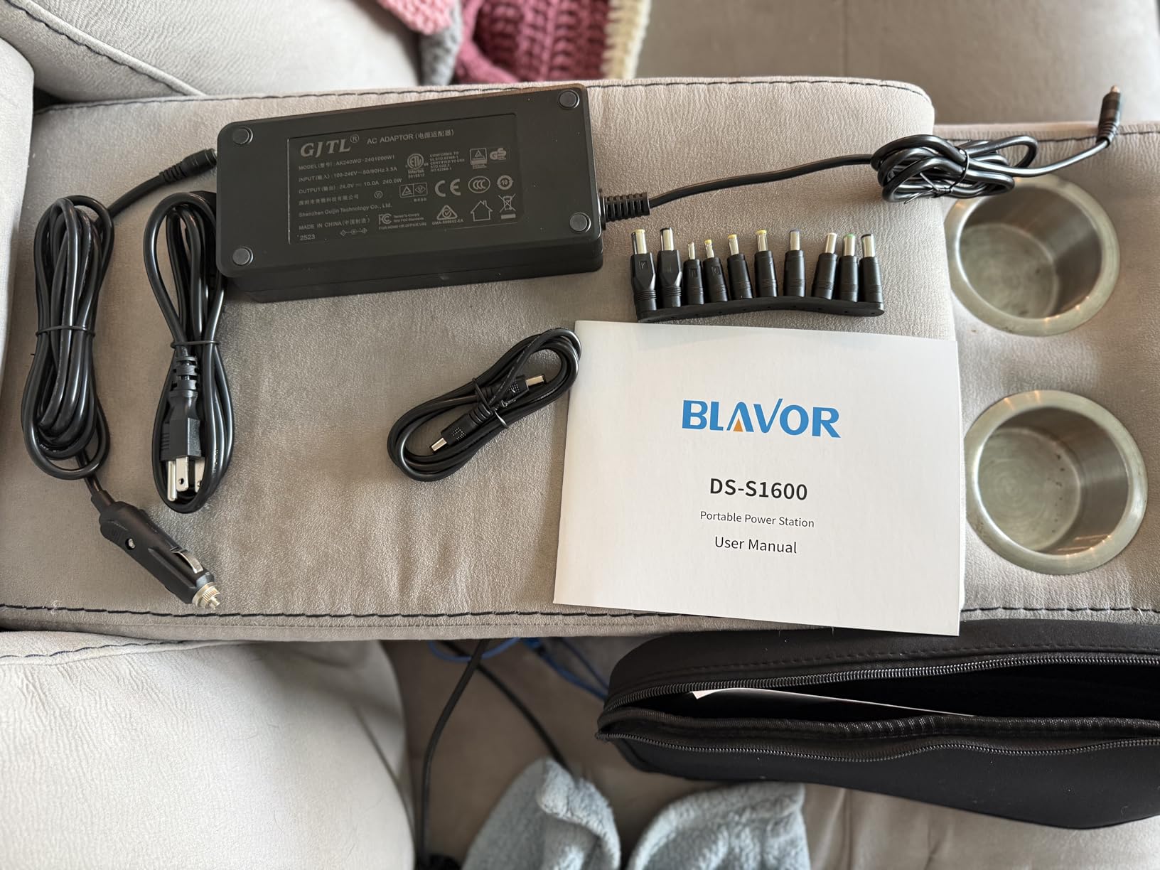 BLAVOR Portable Power Station 1600W (Peak 3200W), Built-in Solar Panel, 1024Wh LiFePO4 Battery, 100W USB-C Fast Charge, Solar Generator for Home Backup, Camping, Power Outages & RV customer photo 2
