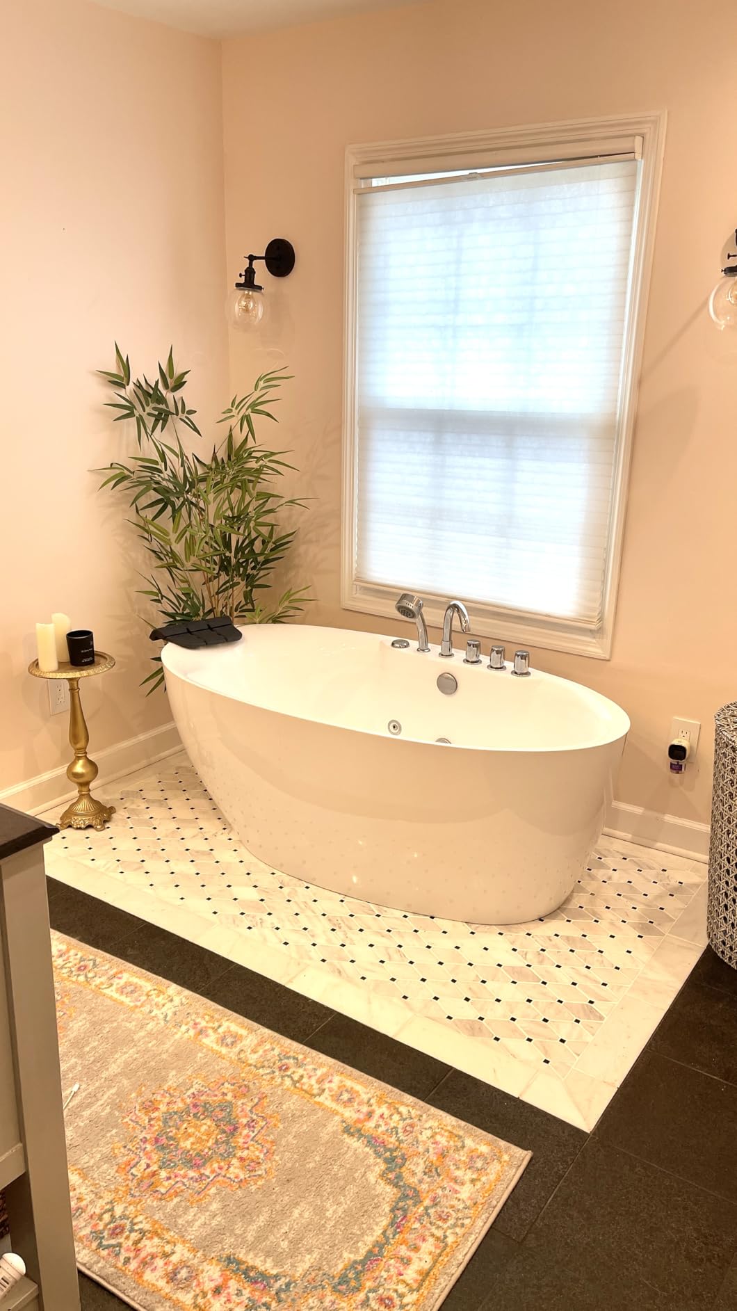 Empava 67 Inch Freestanding Whirlpool Tub -Hydromassage Gracefully Oval Shaped Stand Alone Jetted Bathtub with 7 Hydromassage Nozzles, Boat Shape, Hydromassage, Acrylic,ETL Certified customer photo 1