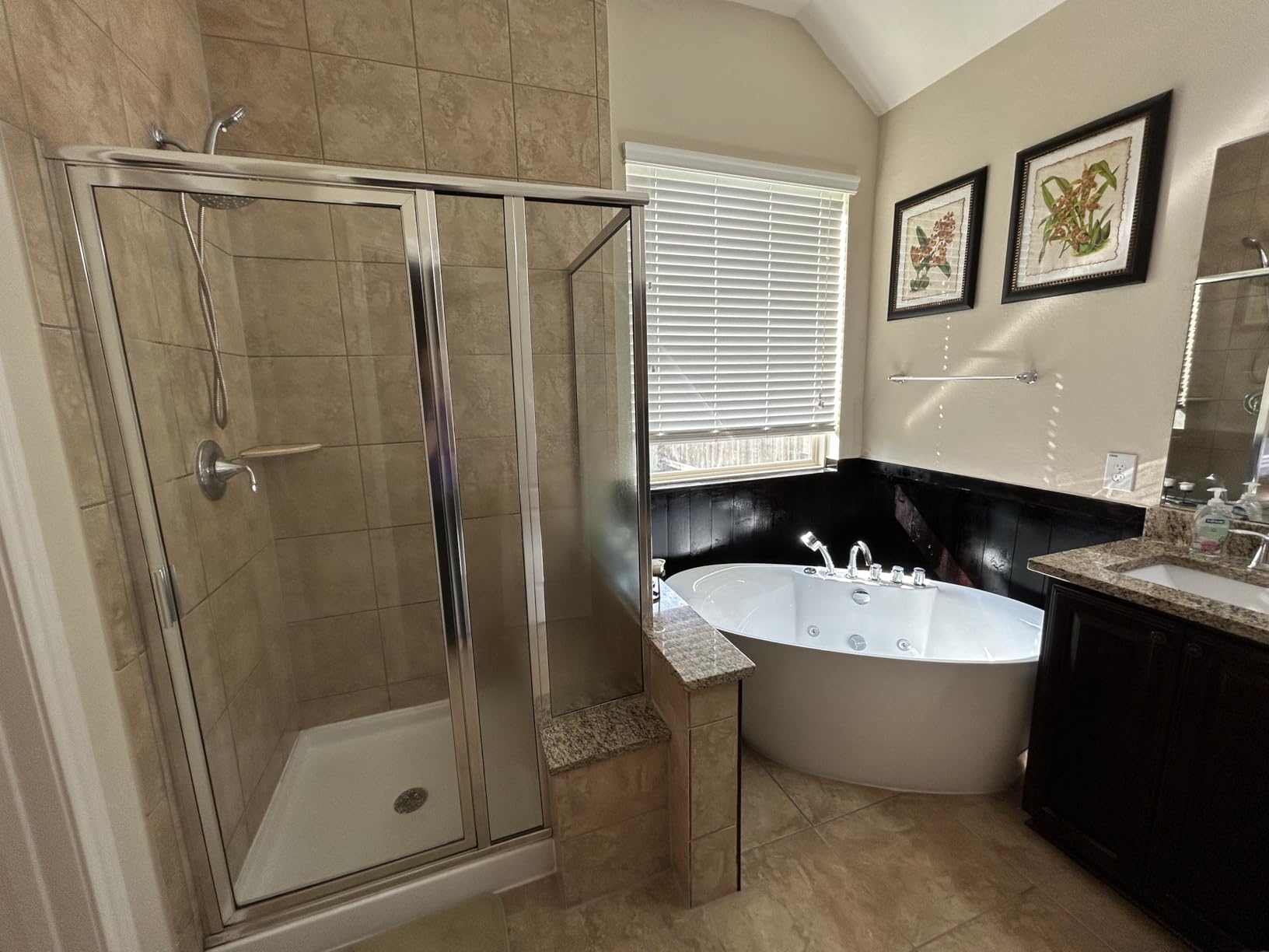 Empava 67 Inch Freestanding Whirlpool Tub -Hydromassage Gracefully Oval Shaped Stand Alone Jetted Bathtub with 7 Hydromassage Nozzles, Boat Shape, Hydromassage, Acrylic,ETL Certified customer photo 2