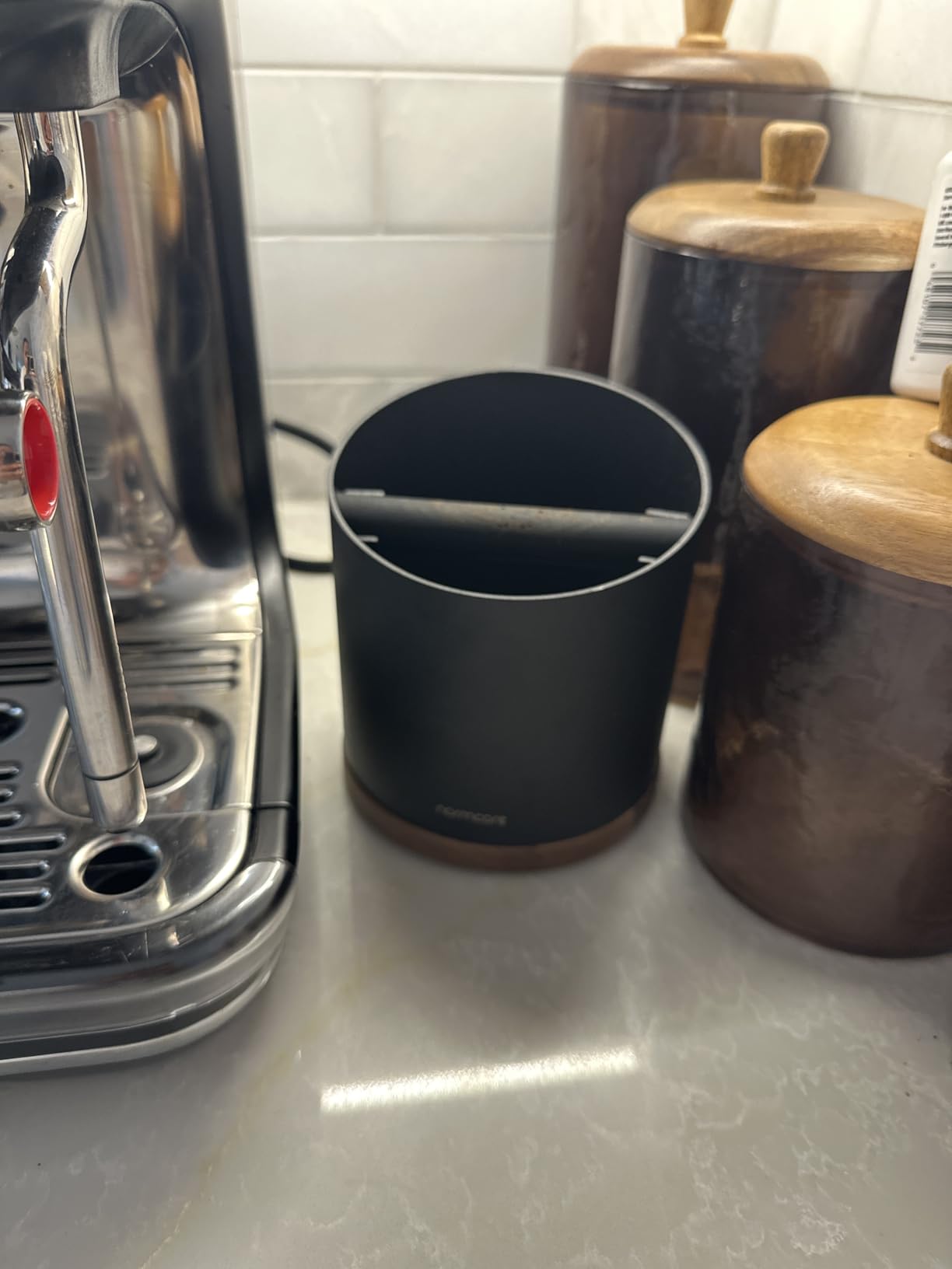 Normcore Espresso Knock Box, 1L Capacity Holds 20-25 Espresso Pucks, Stainless Steel with Walnut Non-Slip Base, Knock Bin For Home Baristas, Black customer photo 2