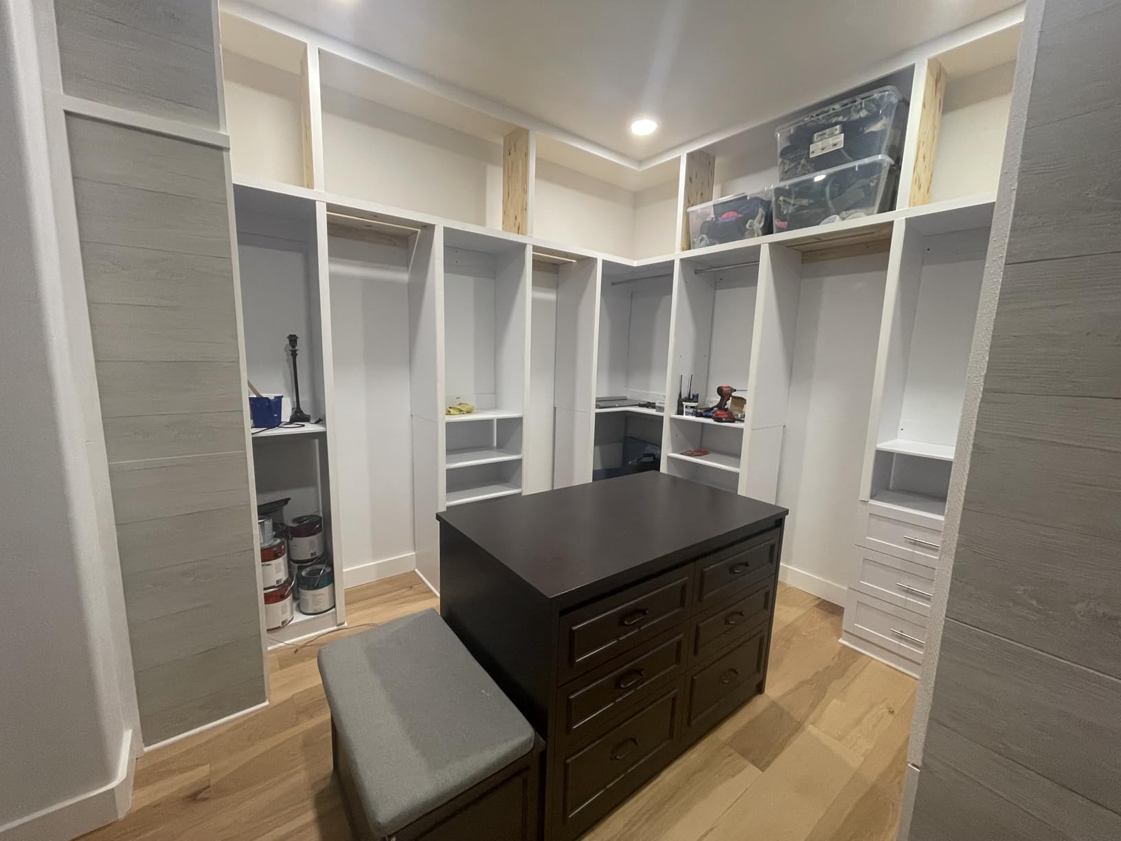 Armoire Bedroom Wardrobe Closet Island with 12 Drawers & Flip Door, Walk in Closet Island with Storage Bench, Islands Dresser for Bedroom Cloakroom White (61.9