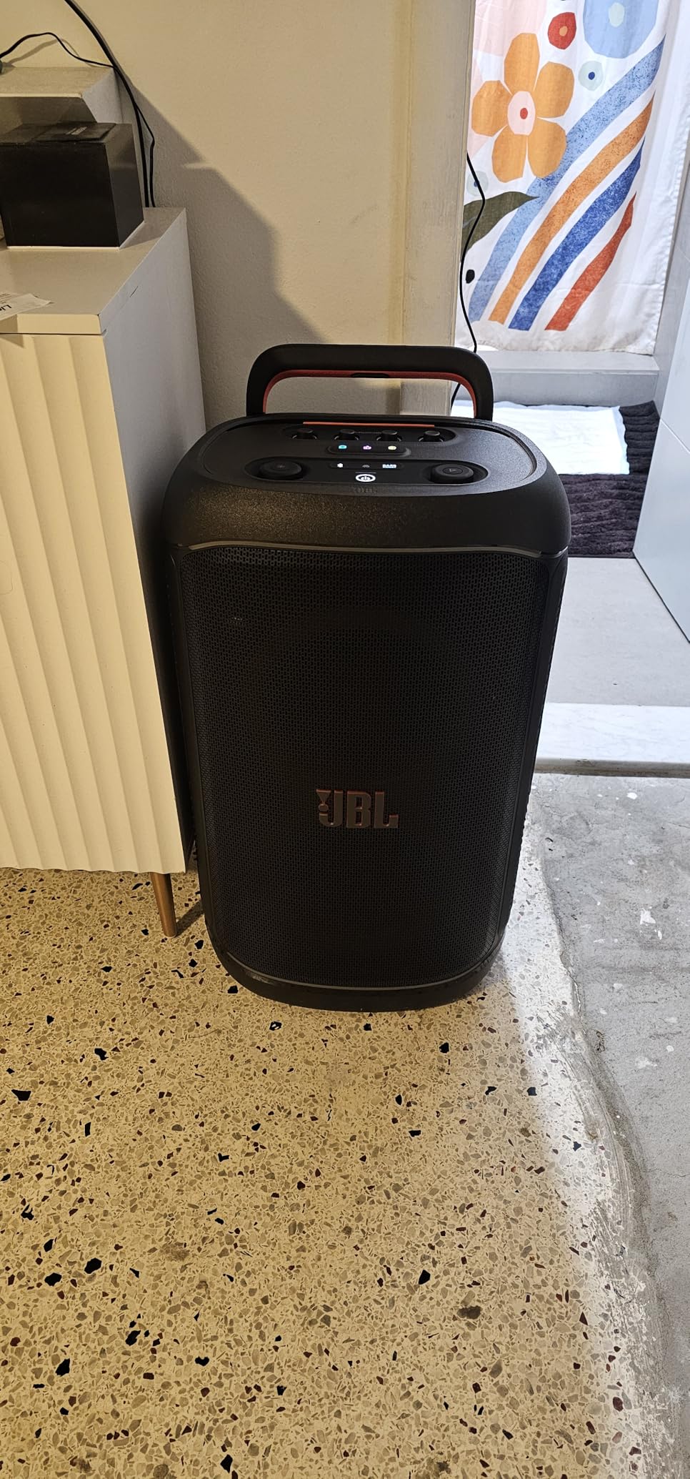 PartyBox 520 - Portable Battery-Powered Party Speaker with AI Sound Boost, Up to 15 Hours of Play time, IPX4 Splash Proof, Multi-Speaker Connection by Auracast, and Telescopic Handle (Black) customer photo 2