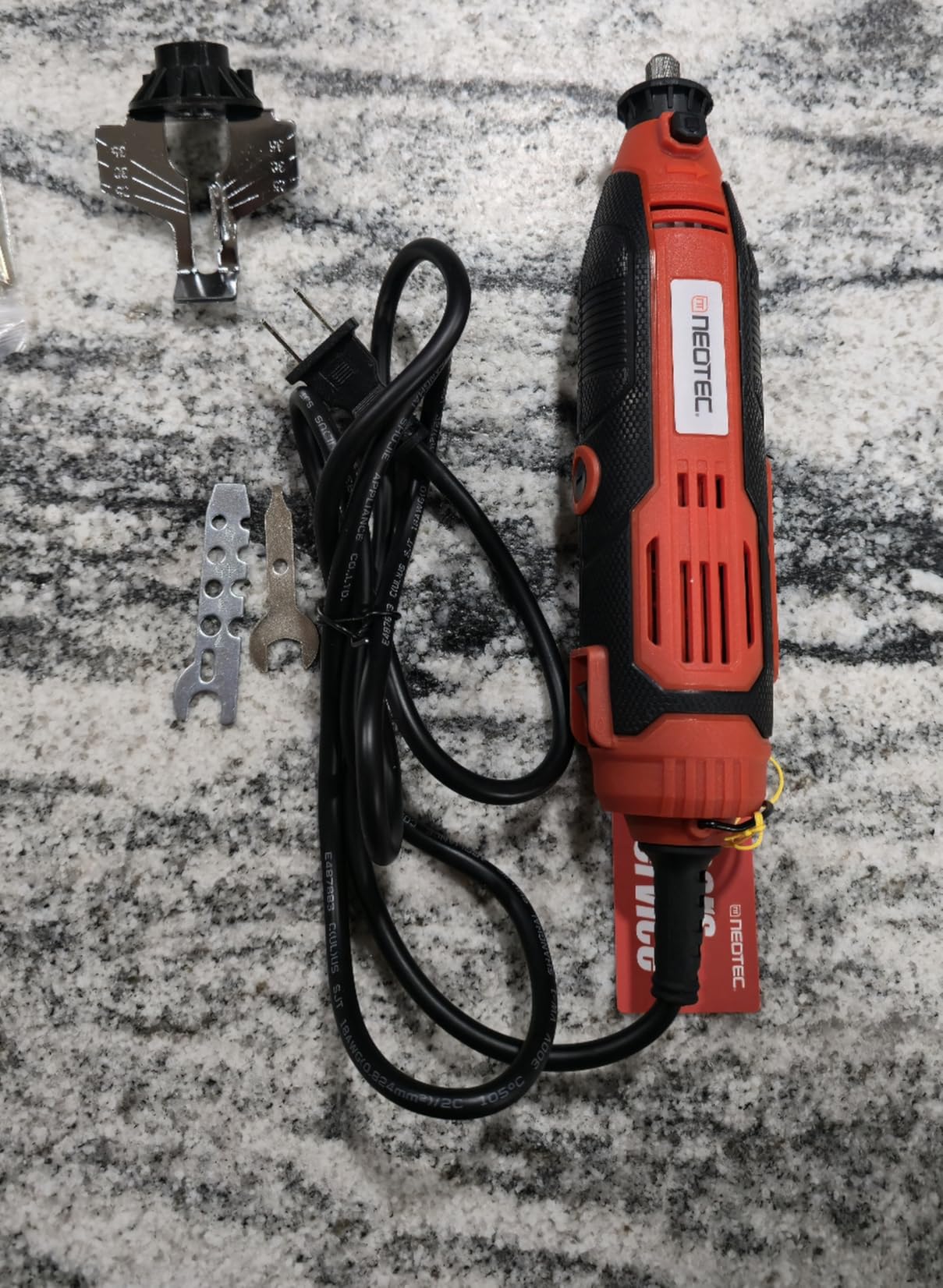 NEOTEC Electric Chainsaw Sharpener Kit Multi-Purpose Chain Saw Sharpener Tool with 6 Titanium-Plated Diamond Bits Saves Time Easy to Use De Cadena De Motosierra for All Chainsaw Chain customer photo 1