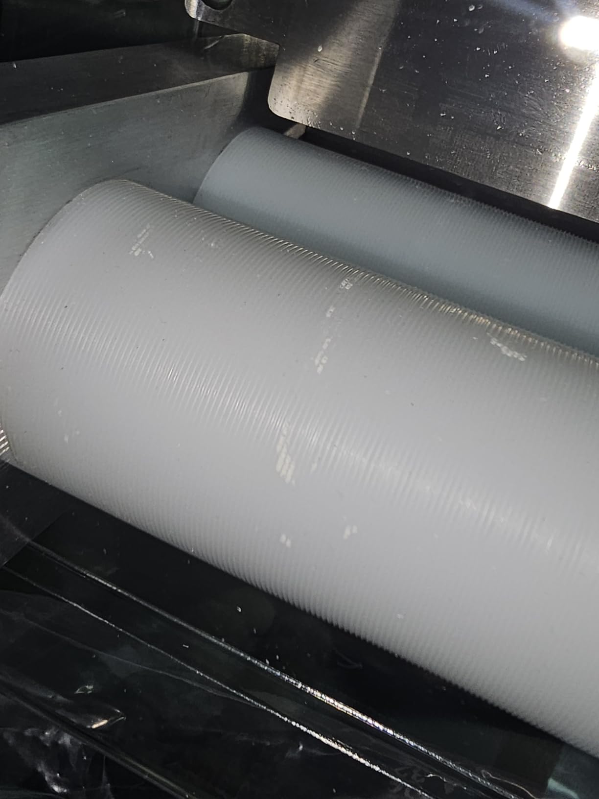 VEVOR Pizza Dough Roller Sheeter, 3-14 Inch Automatic Stainless Steel Pizza Press, Commercial Electric 370W Pasta Maker Machine, 260 pcs Per Hour, Adjustable Thickness, with Dough Press Lid customer photo 1