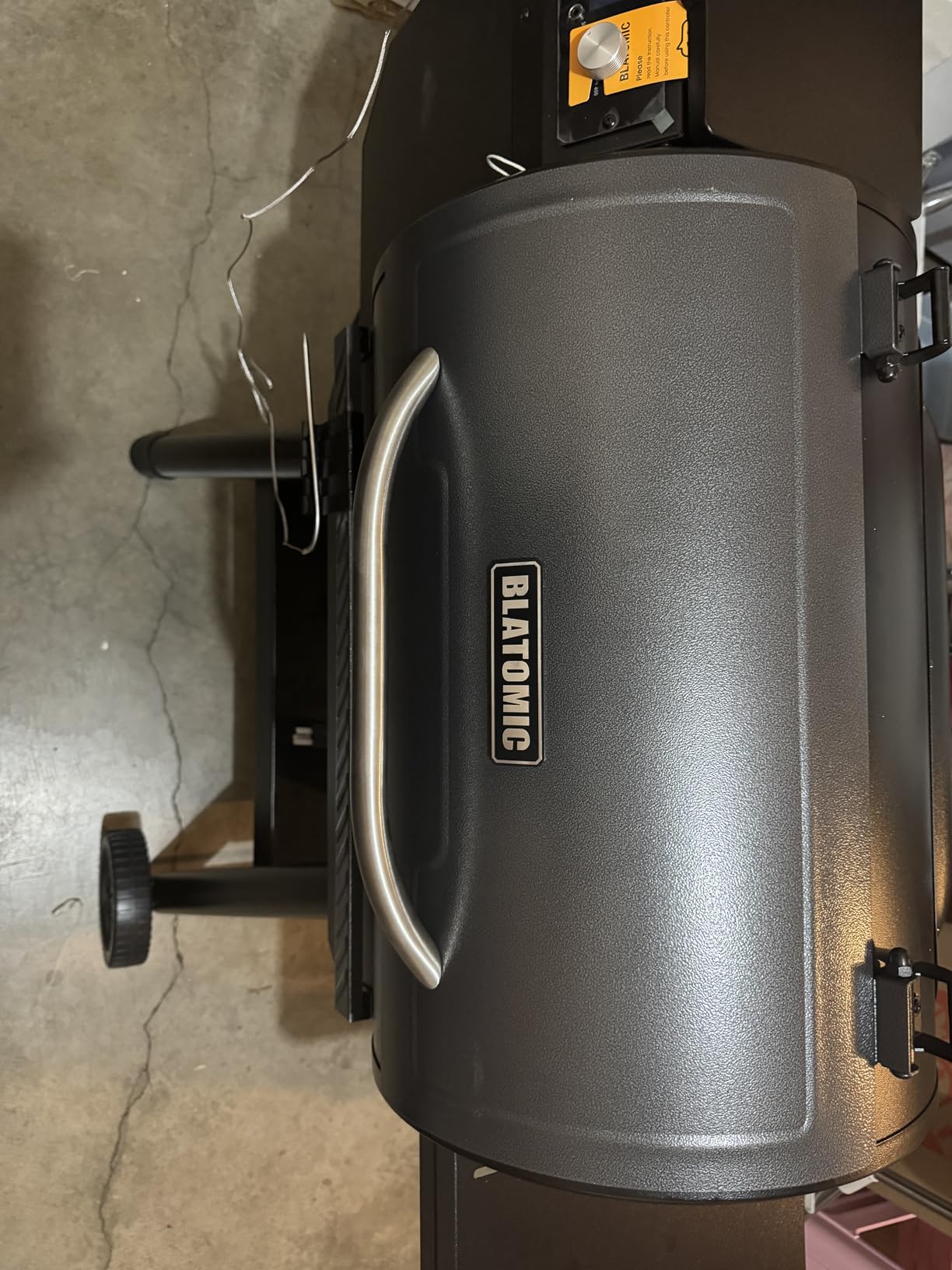 LCD Control Wood Pellet Smoker Grill, 456 SQ. IN Cook Area, Pellet Grill with Auto Feed & Leaking Waste, 500°F Max Temperature, 8 in 1 BBQ Grill with Meat Probe, Side Table with Hooks(Black) customer photo 1