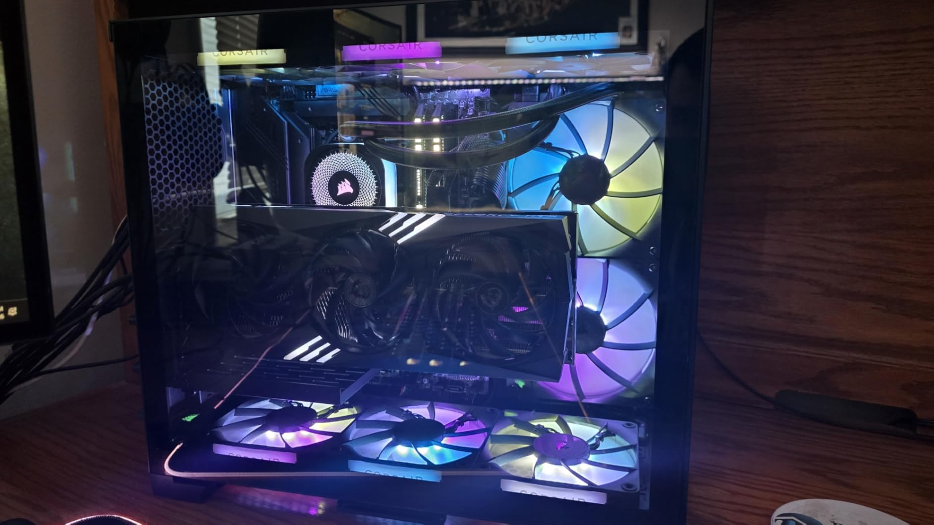 Corsair Titan 420 RX RGB Liquid CPU Cooler, 420mm AIO, Low-Noise FlowDrive Cooling Engine, Intel LGA 1851/1700 & AMD AM5/AM4, 3X RX140 RGB Fans, System Hub Included, Black customer photo 2