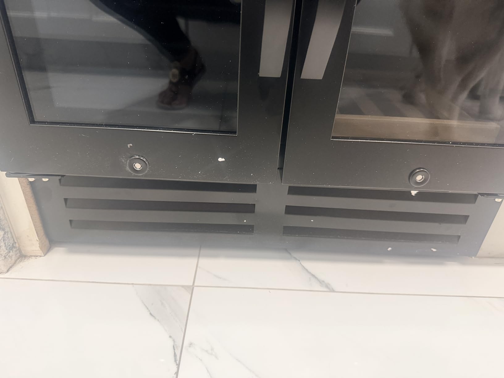 Wine Cooler-Wine Fridge with Safety Lock Freestanding/Built in 24 Inch Wide Large Wine Refrigerator for 154 Bottles,Cellar Chiller Low Noise, Fast Cooling, Black customer photo 1