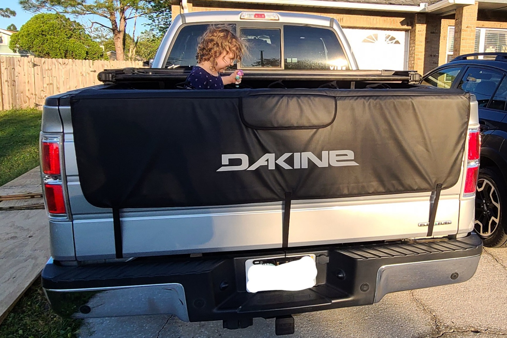 Dakine Pickup Pad - Full-width tailgate protection with integrated board separators customer photo 2