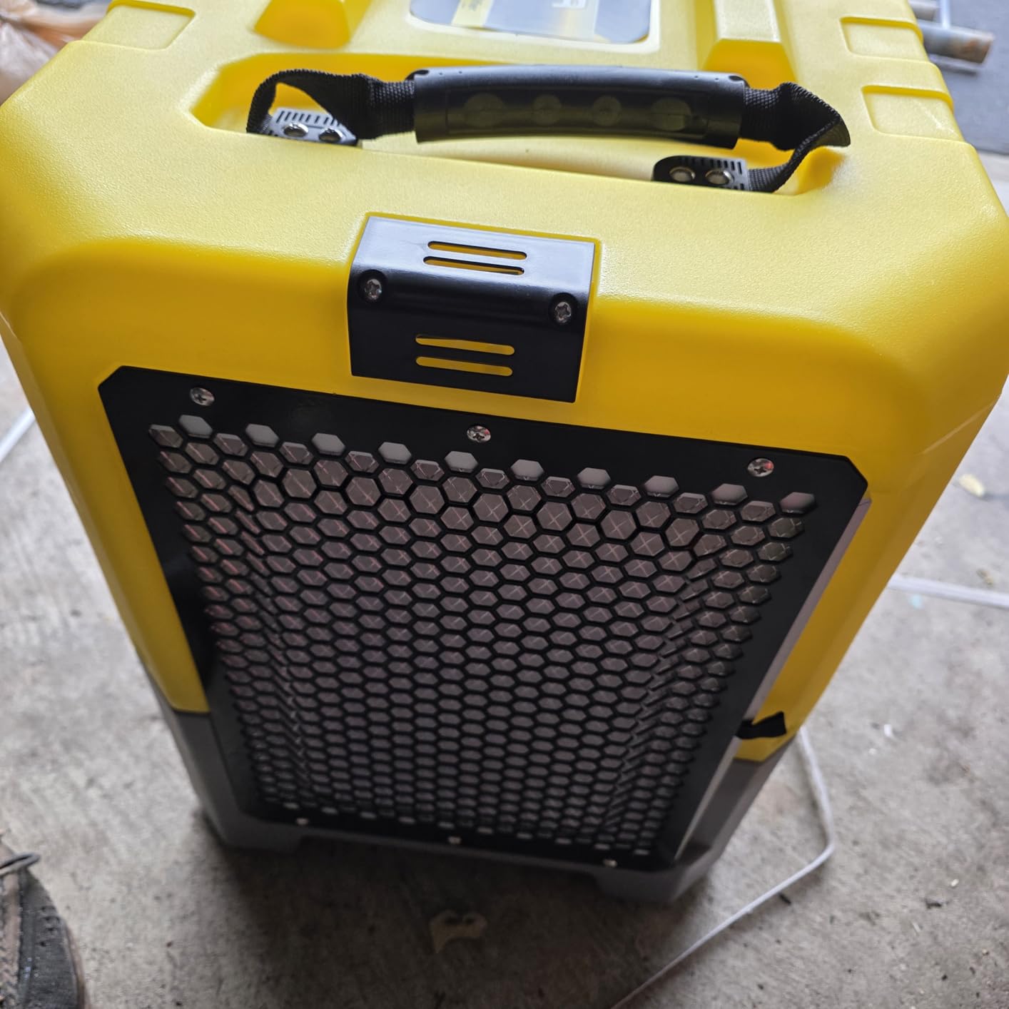 ALORAIR 264 PPD LGR Commercial Dehumidifier High Performance Industrial Dehumidifier with Pump, Compact, Portable Industrial dehumidifier for Water Damage Restoration, Yellow customer photo 1