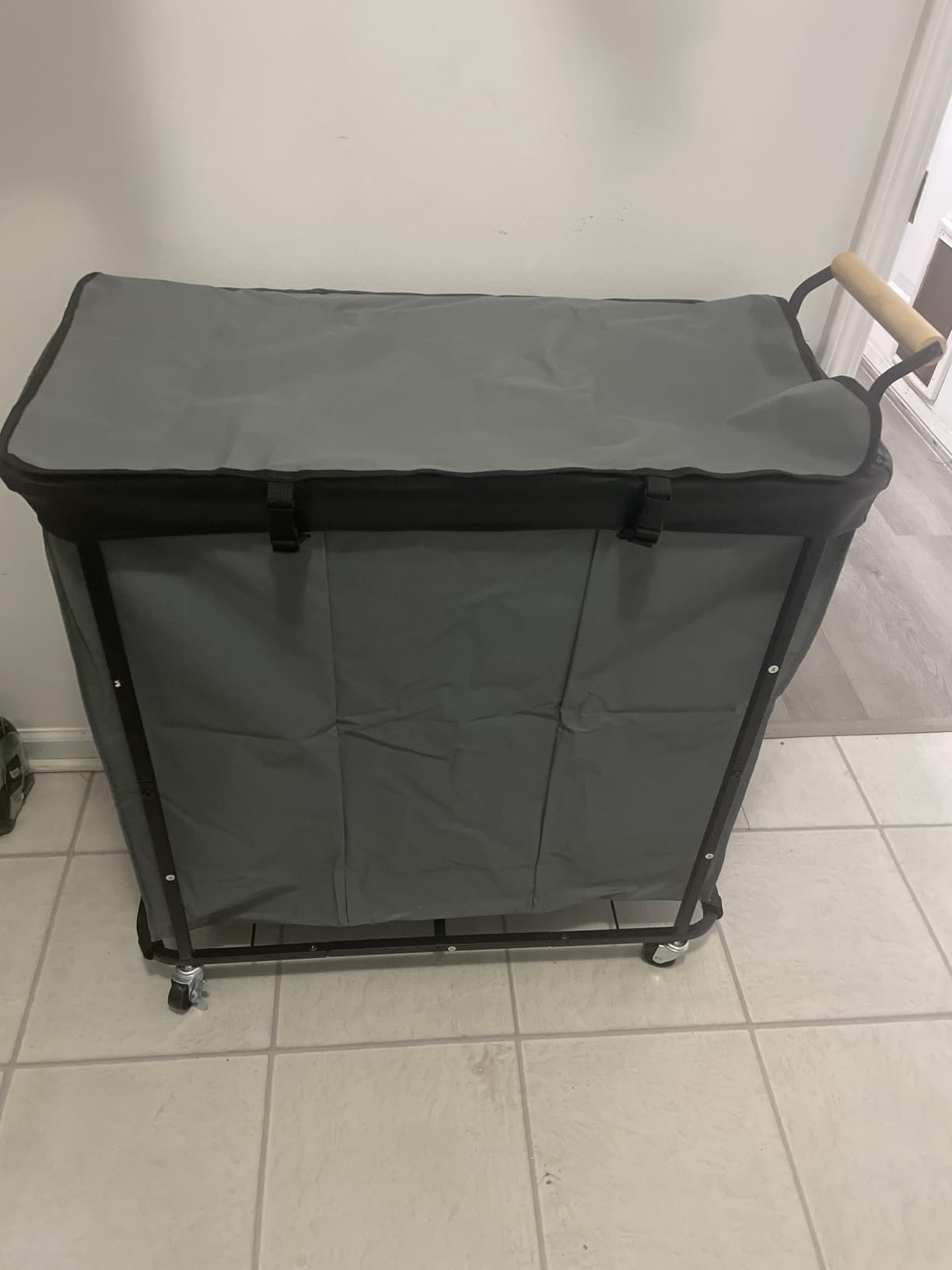 60 Gal (230L) Laundry Hamper 3 Section with Lid, Leather Patchwork Laundry Sorter with Rolling Lockable Wheels and Handle, Laundry Basket Organizer for Laundry Room, Bedroom and Bathroom - Gray customer photo 2