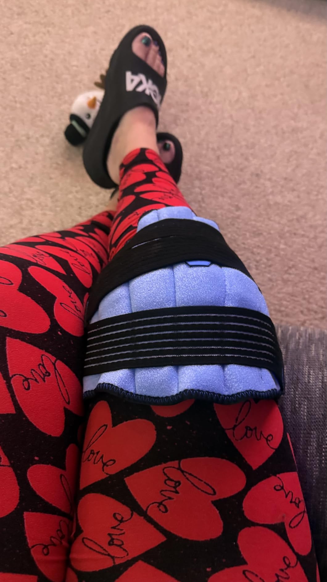 Knee Ice Pack Wrap, 2 Hours Long Lasting Coldness Ice & Compression Therapy Flexible Ice Pack for Knee Replacement Surgery, Arthritis Pain, ACL, Swelling, Sports Injuries(23