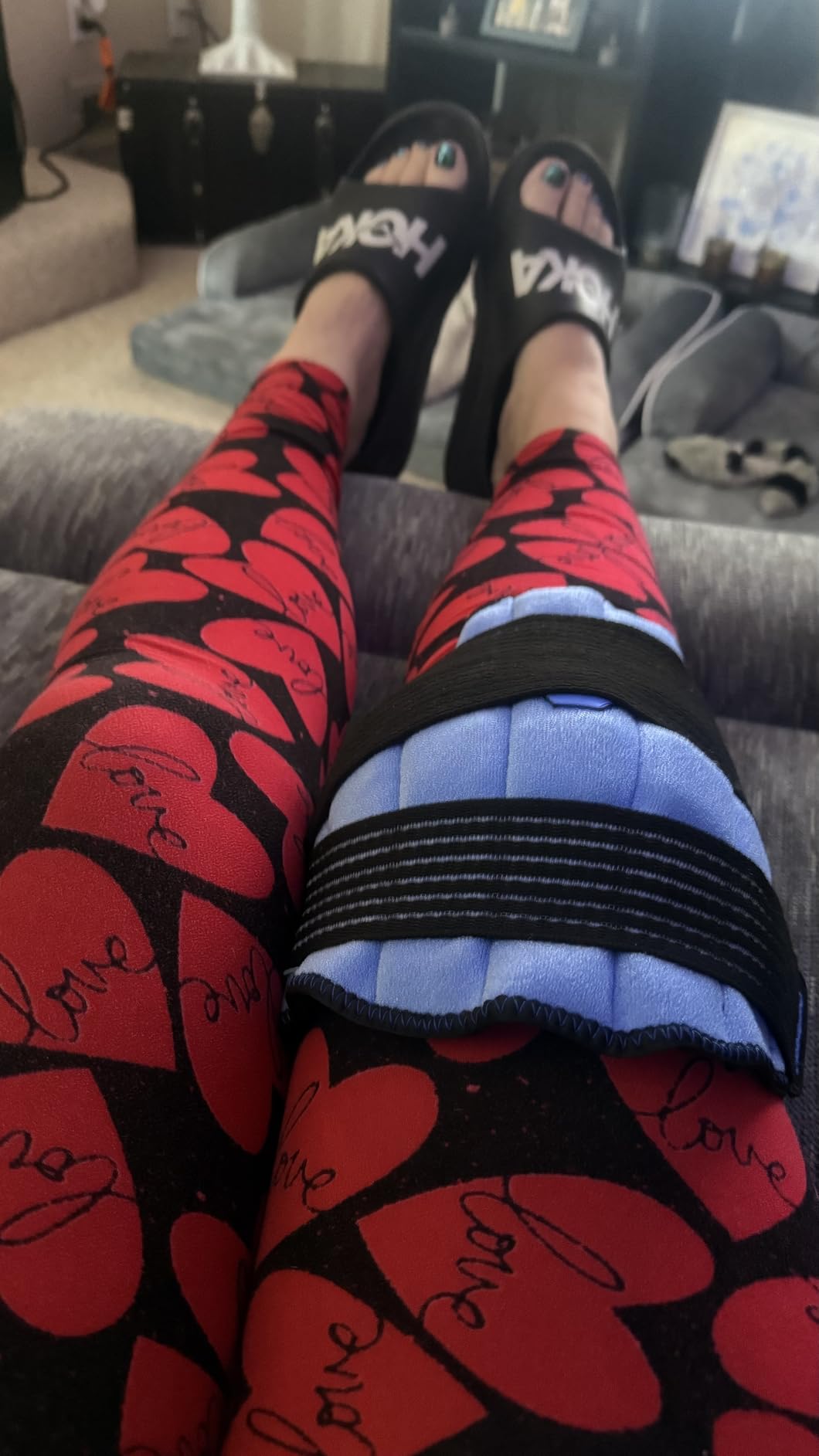 Knee Ice Pack Wrap, 2 Hours Long Lasting Coldness Ice & Compression Therapy Flexible Ice Pack for Knee Replacement Surgery, Arthritis Pain, ACL, Swelling, Sports Injuries(23