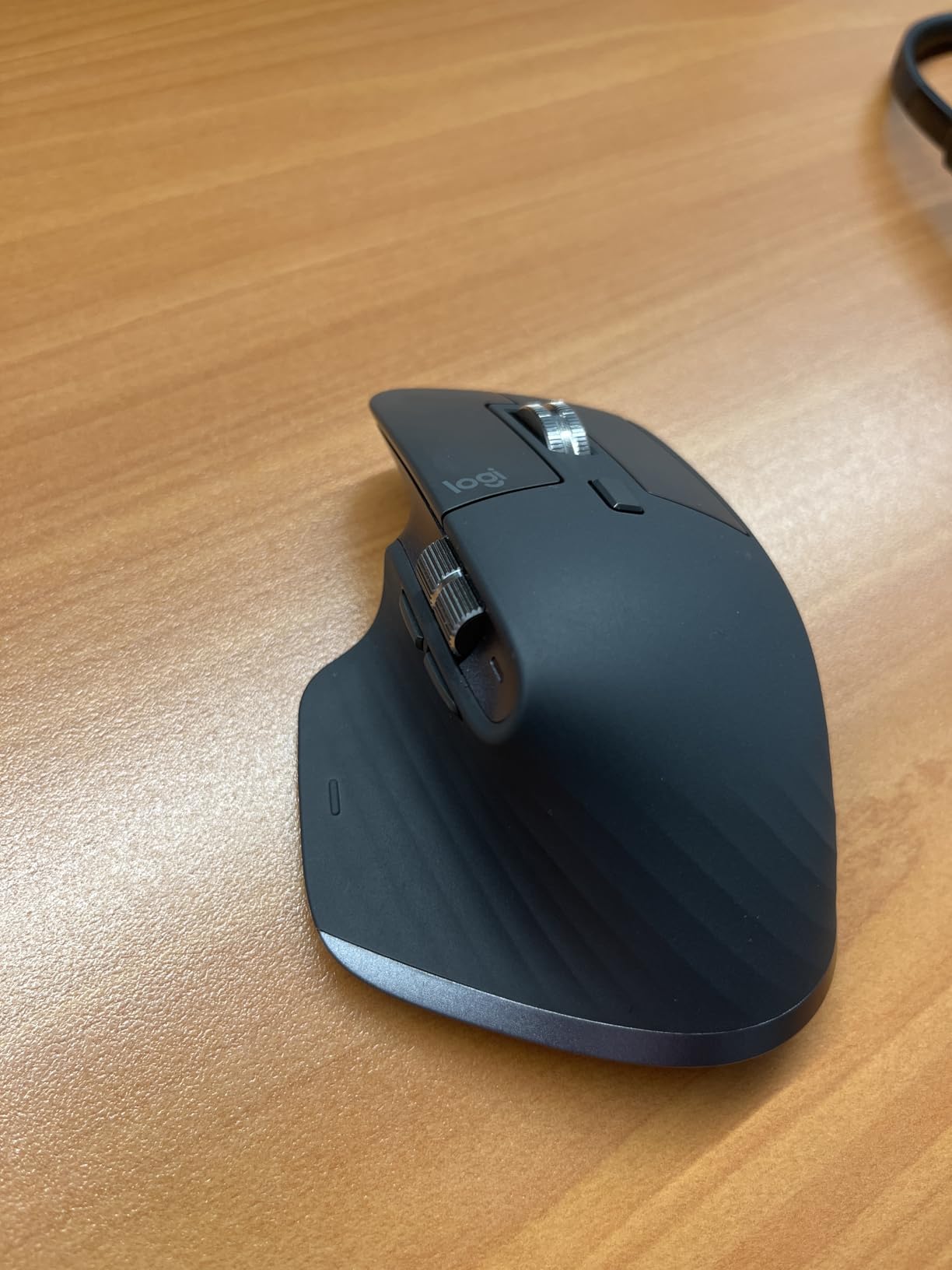 Logitech MX Master 3S Bluetooth Edition Wireless Mouse, No USB Receiver - Ultra-Fast Scrolling, Ergo, 8K DPI, Track on Glass, Quiet Clicks, Works with Apple Mac, Windows PC, Linux, Chrome - Graphite customer photo 1