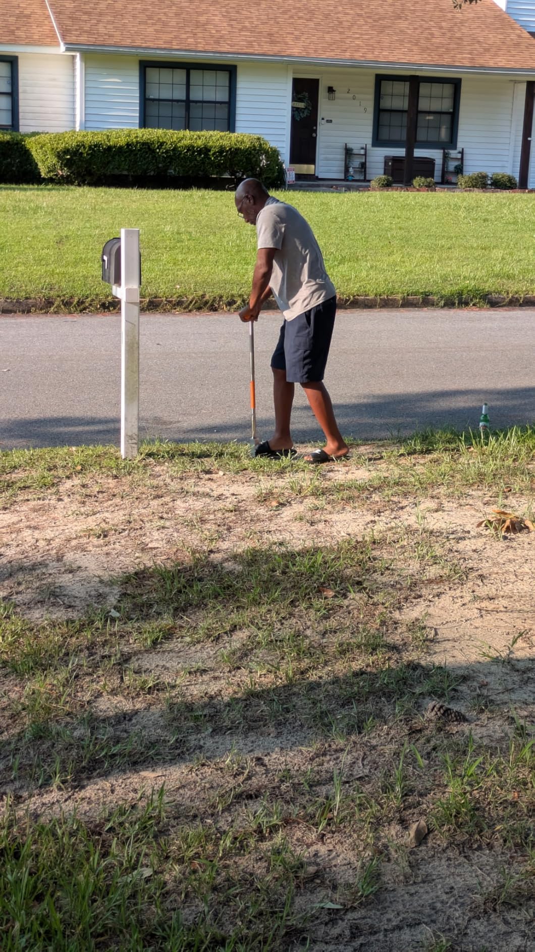 Manual Core Aerator Lawn Tool - Lawn Aerator Tool with 3 Hollow Tines, Semi-Assembled Grass Aerator Core Aeration Tool for Lawn, Yard Plug Aerator for Lawn Care Compacted Soil - Orange customer photo 2