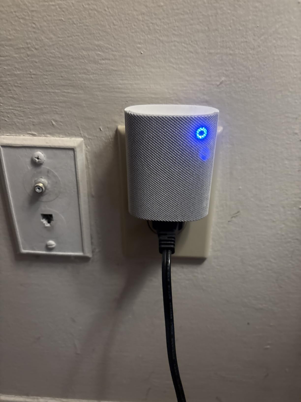 Ring Chime (Newest Model) - WiFi-enabled audio alerts, easy plug-in setup customer photo 2