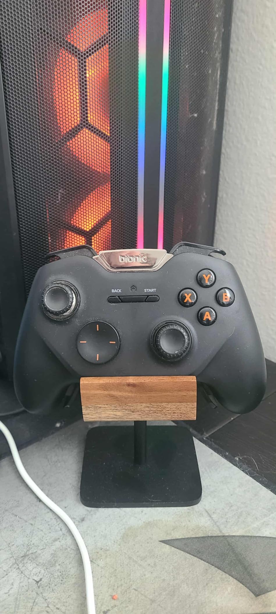 Walnut Controller Holder for Desk - Premium Wood Gaming Controller Stand for Xbox, PS5, PS4, Cool Gamer Gifts for Men, Husband, Boyfriend, Gaming Room Storage Organizer customer photo 2