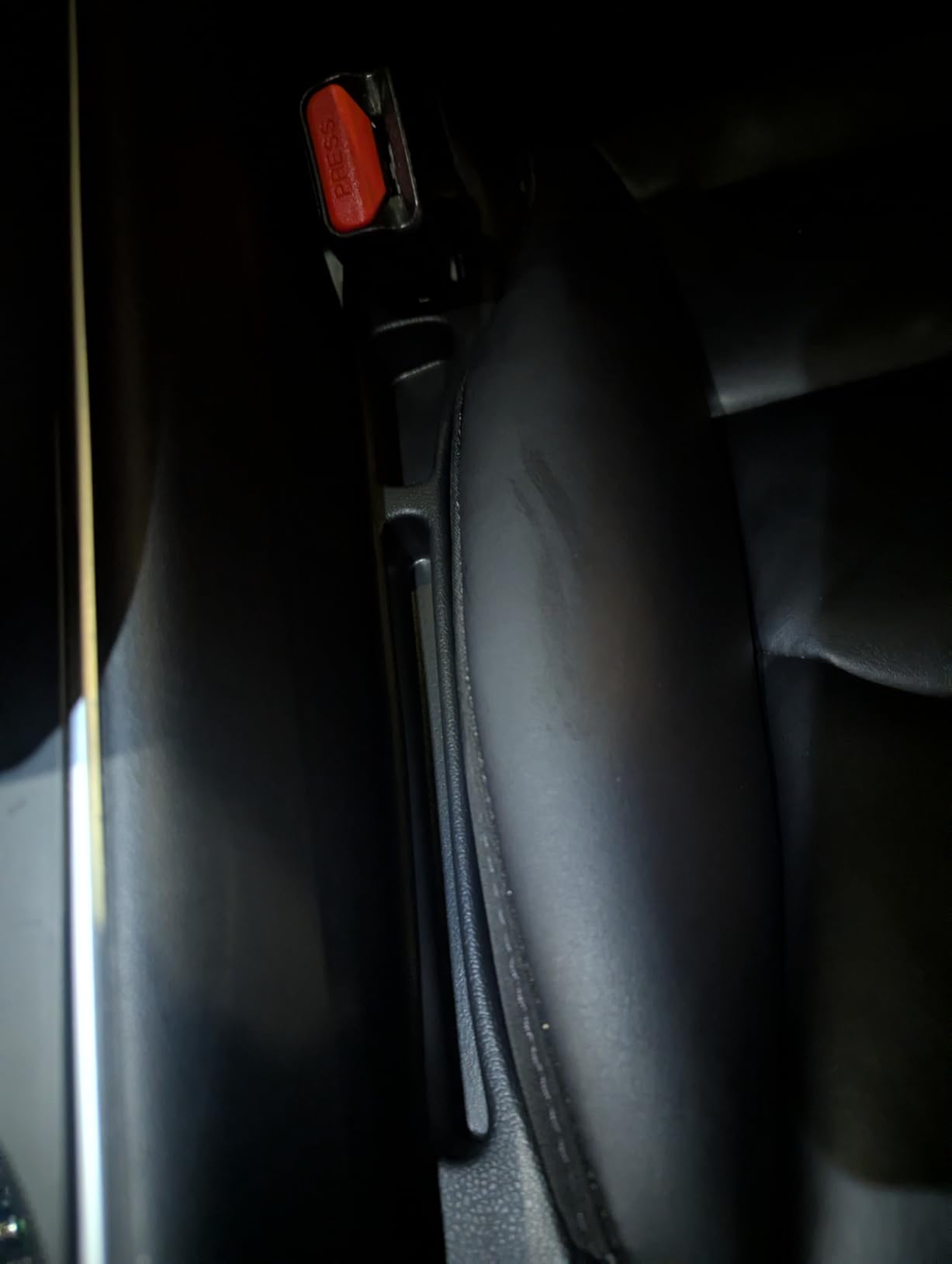 Car Seat Gap Filler, 2-Pack No-Drop Seat Side Gap Seam Filler Organizer with Phone Holder, Universal Fit Fill The Gap Between Seat & Console, Perfect for Car, SUV, Truck customer photo 1