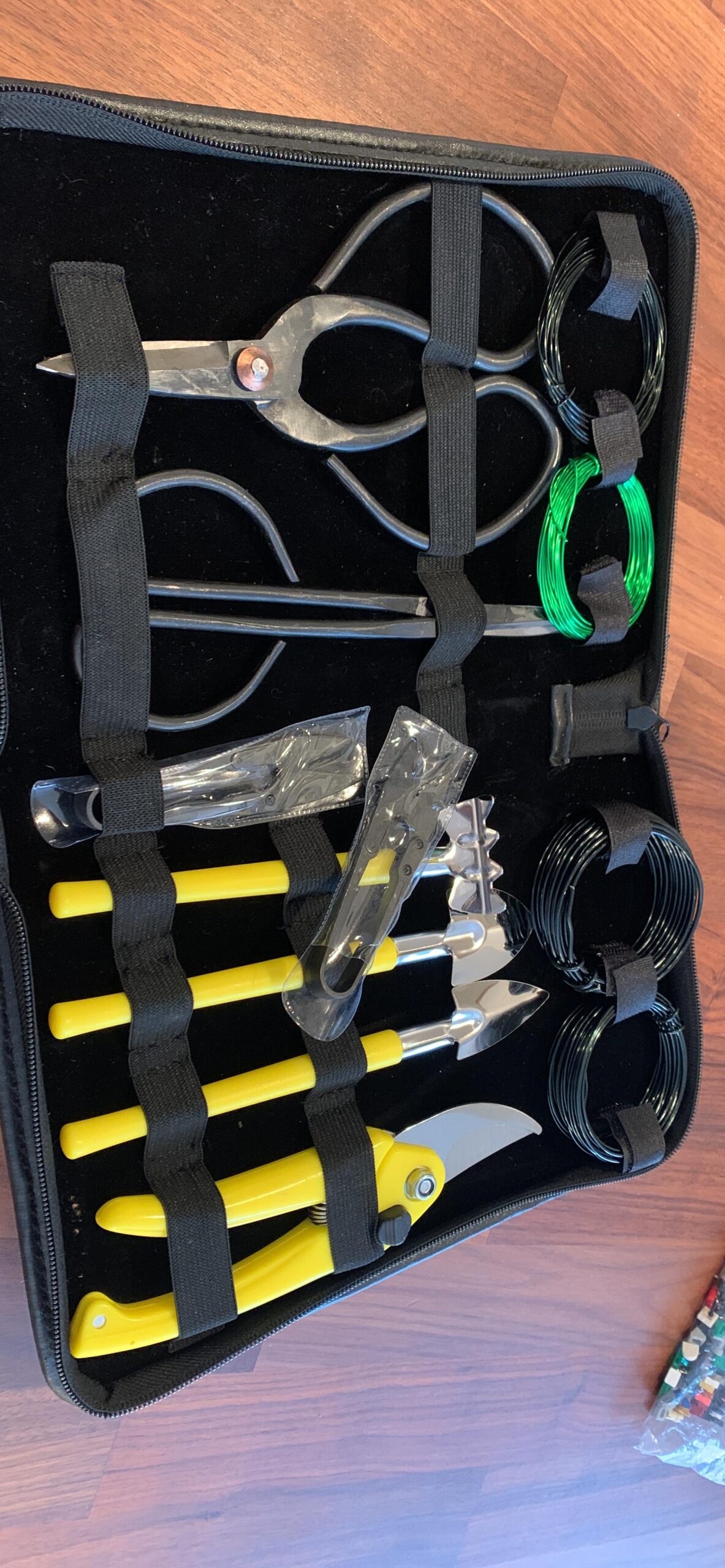 Bonsai Wire Kit 8Pcs, 7 Roll Aluminum Training Wire Coils with Cutter Set -1/1.5/2.0/3.0mm Multiple Sizes Bonsai Accessories for Bonsai Trees Branch Control Plant Shaping customer photo 1